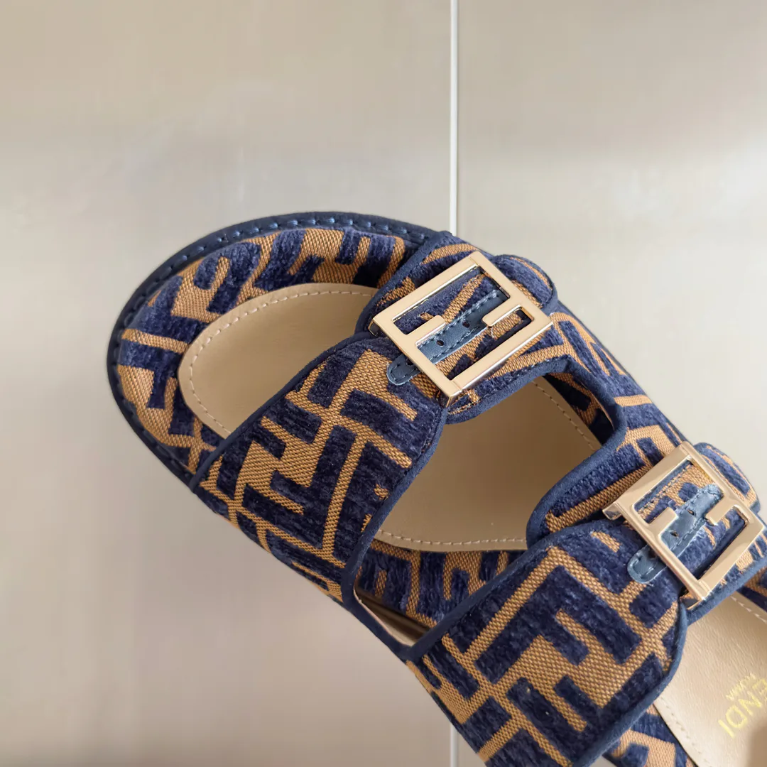 Шлепанцы Женские Fendi 34482