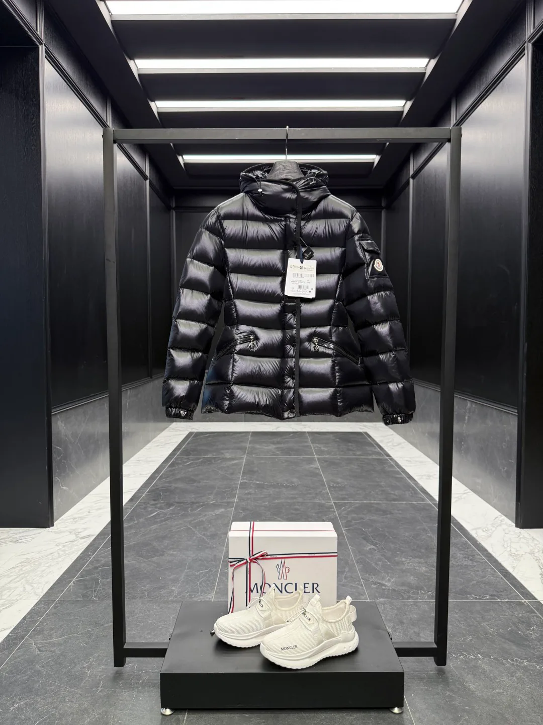 Куртки И Пуховики Женские Moncler 1026062