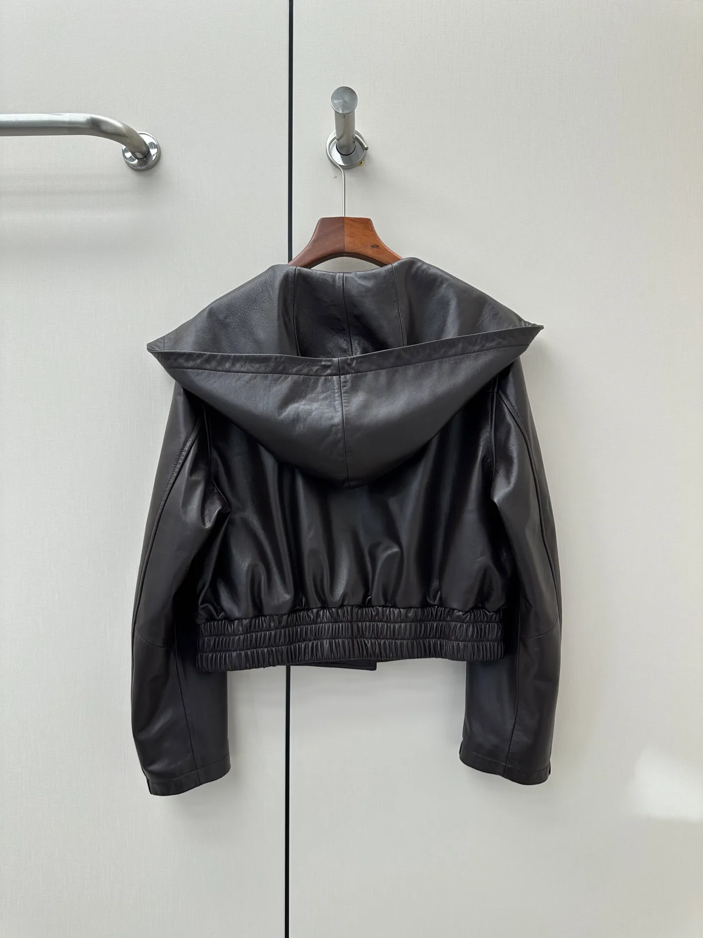 Кожаные Куртки И Дублёнки Женские Saint Laurent 18172807