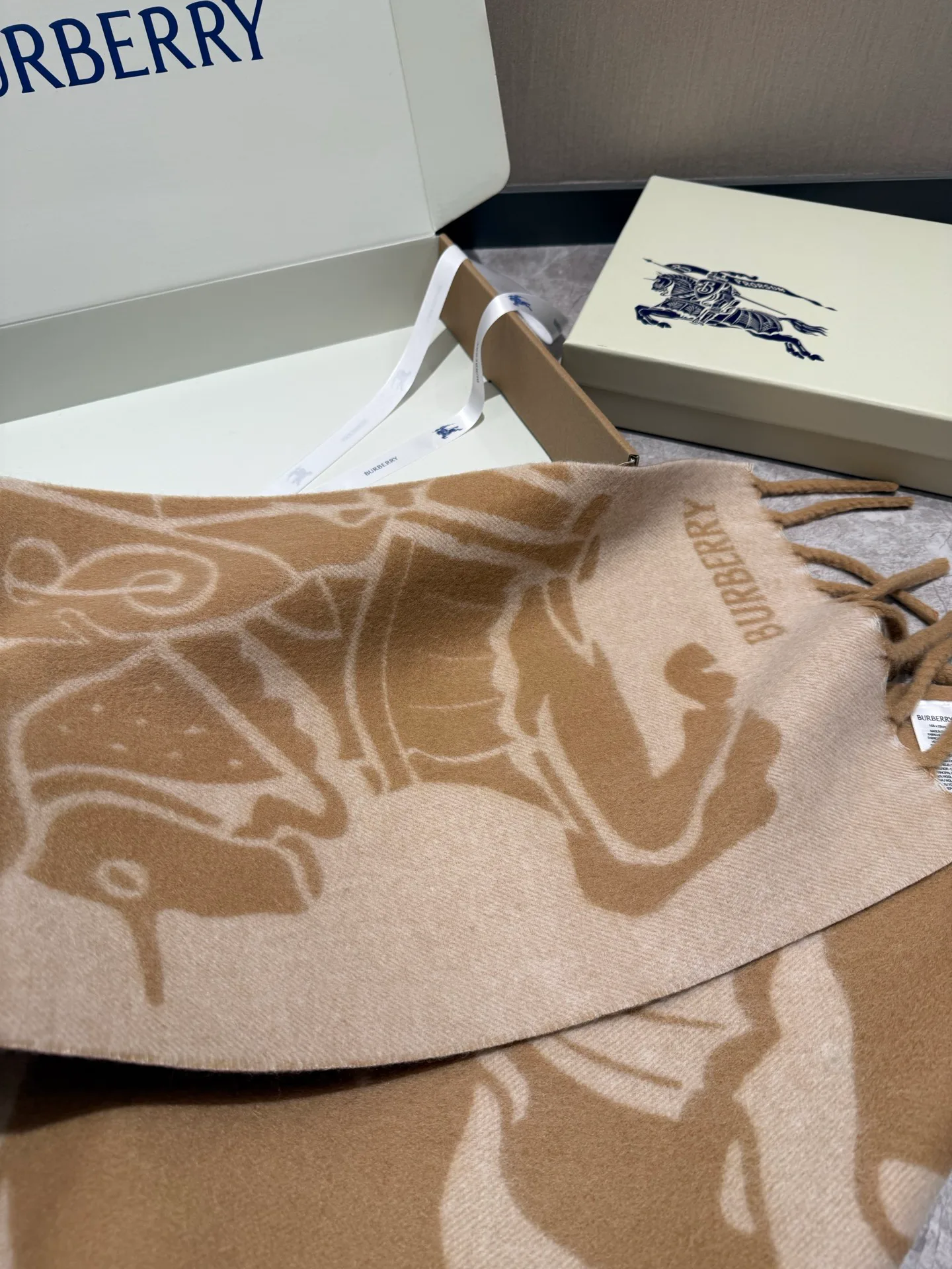 Шарфы Burberry 18626967