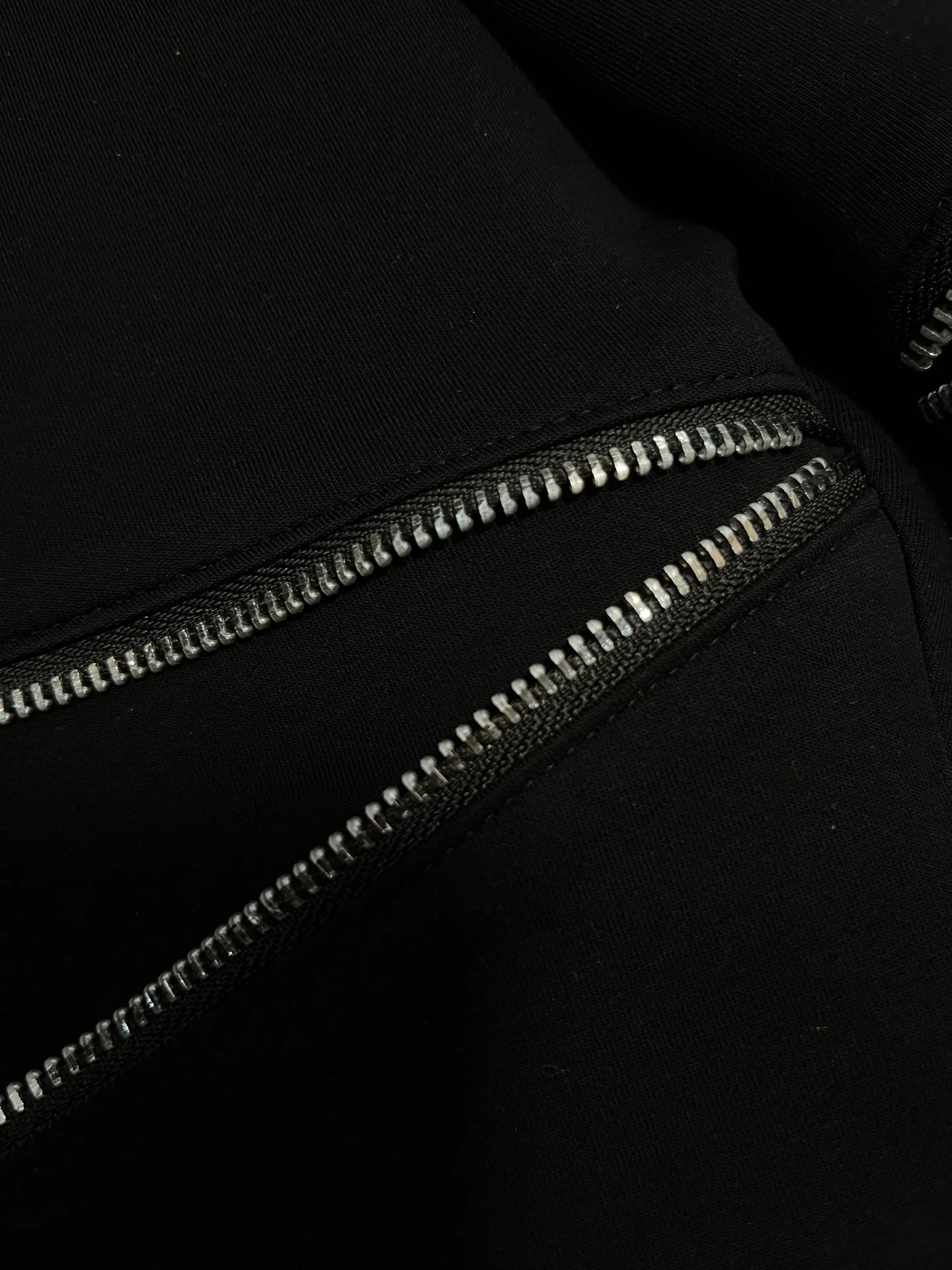 Шорты Мужские Fendi 12641000