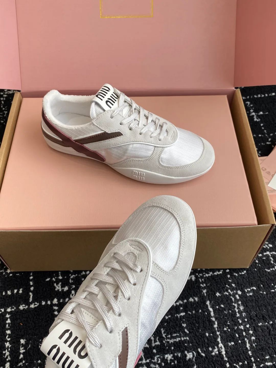 Кроссовки Женские Miu Miu 24892