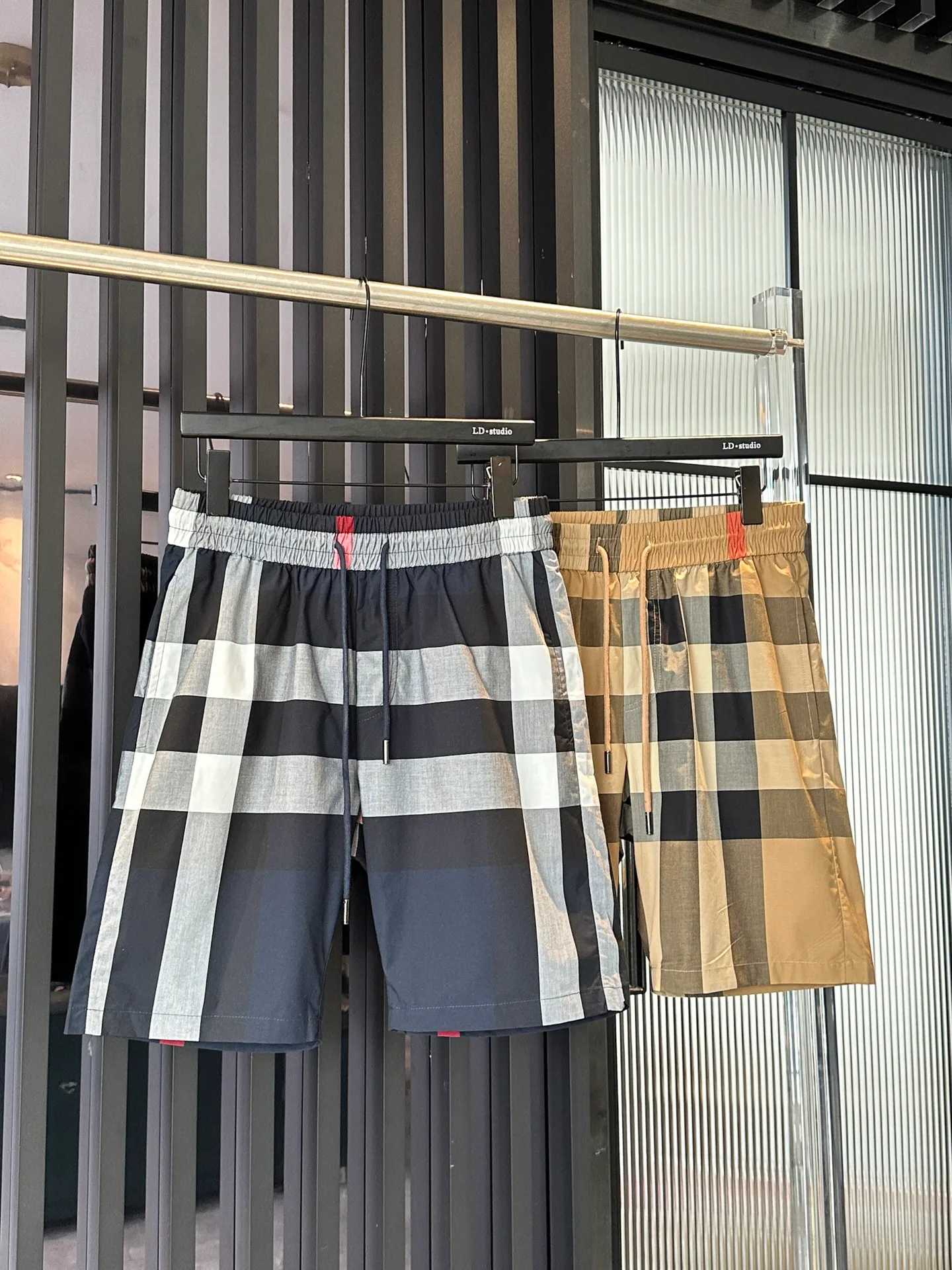 Шорты Женские Burberry 9495910