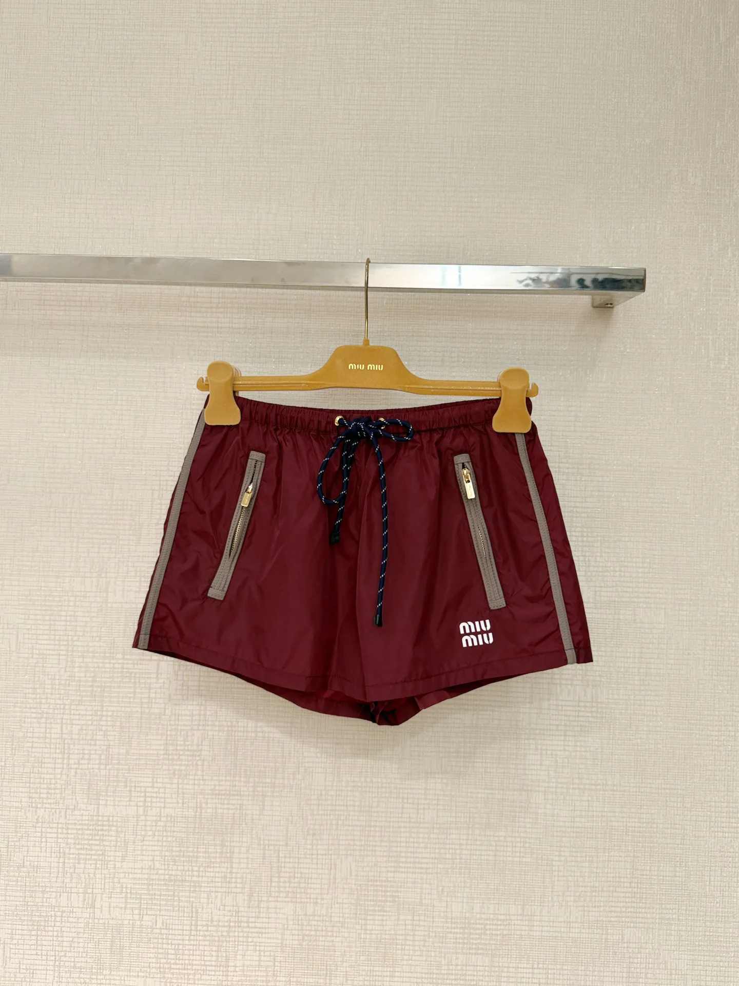 Шорты Женские Miu Miu 4691471