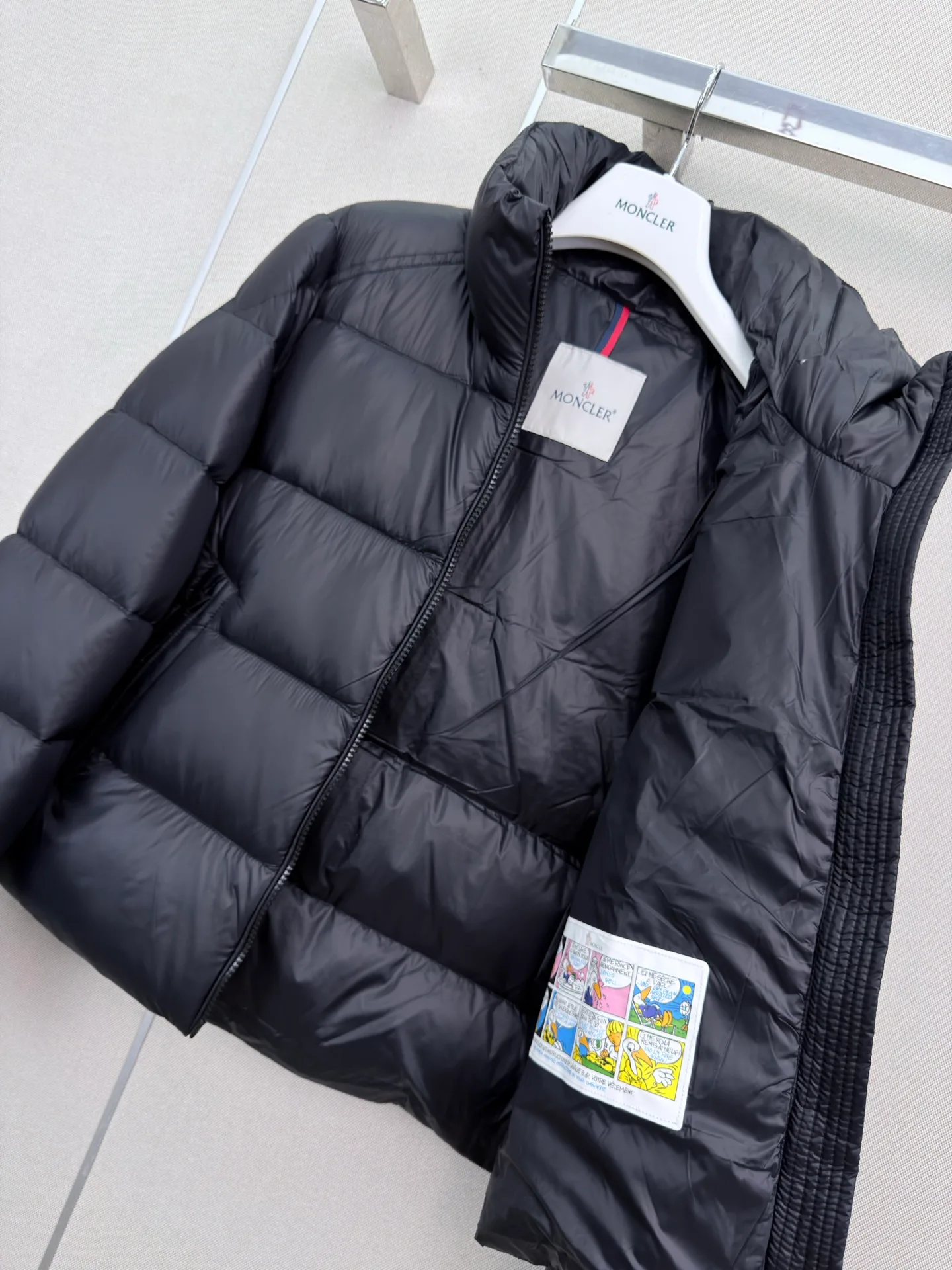 Куртки И Пуховики Женские Moncler 18439408