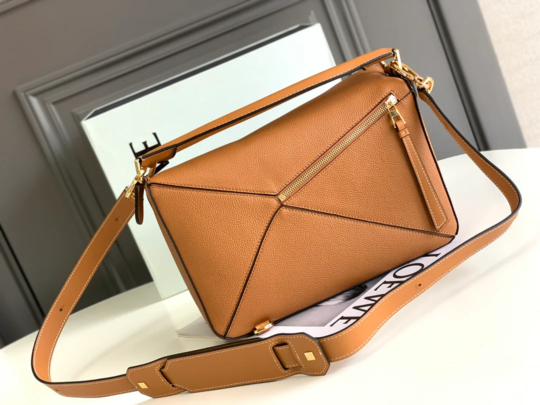 Классические Сумки Женские Loewe 11674569