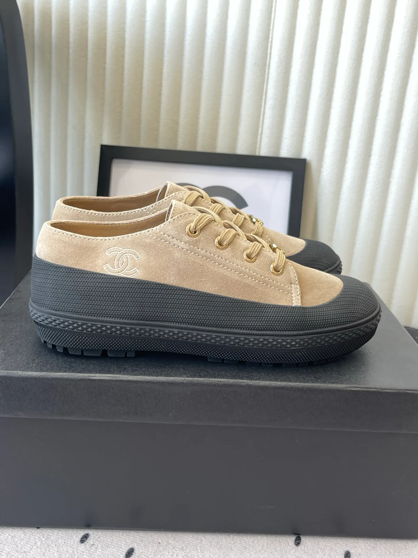 Кроссовки Женские Chanel 18069863