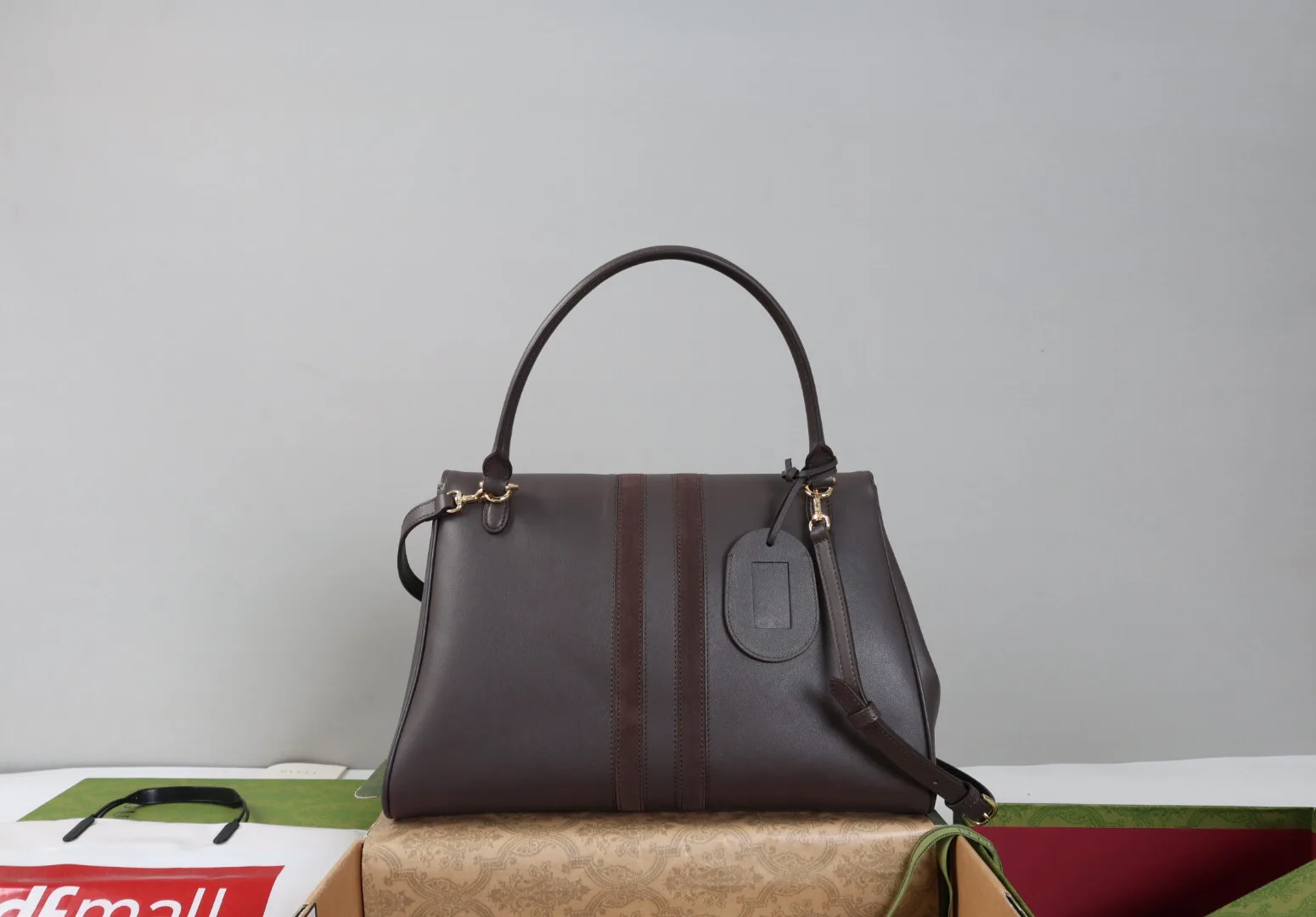 Классические Сумки Женские Gucci 18250582