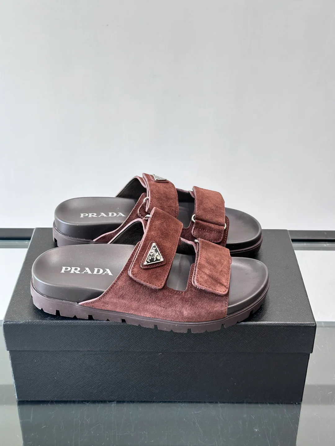 Шлепанцы Женские Prada 17689186