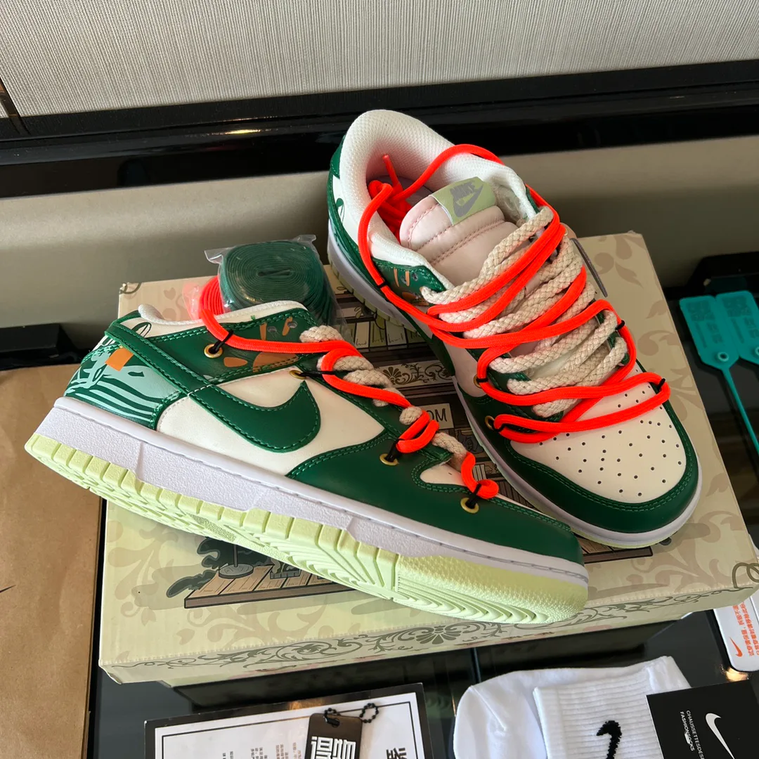 Кроссовки Женские Nike 36018