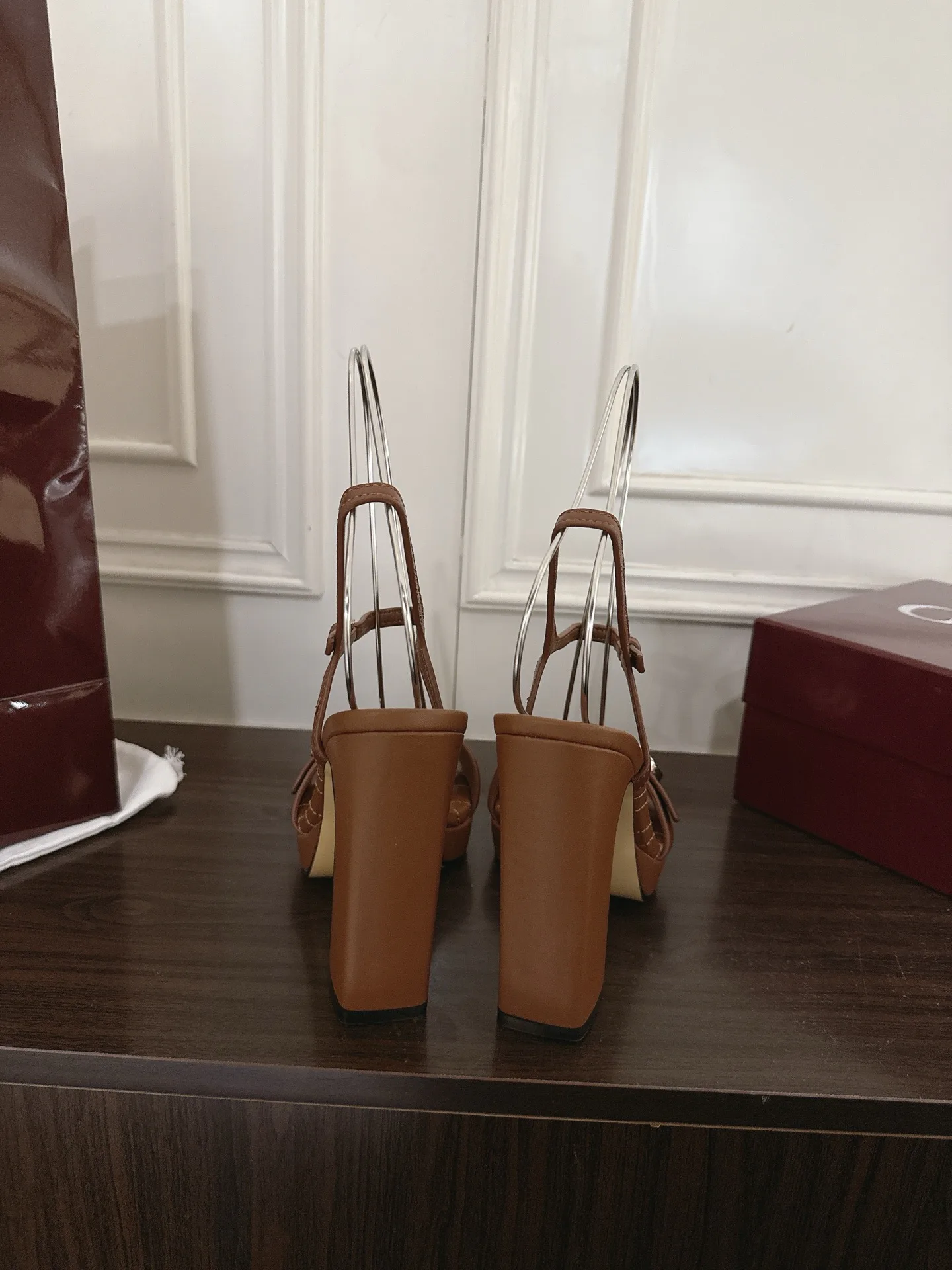 Босоножки Женские Gucci 18725882