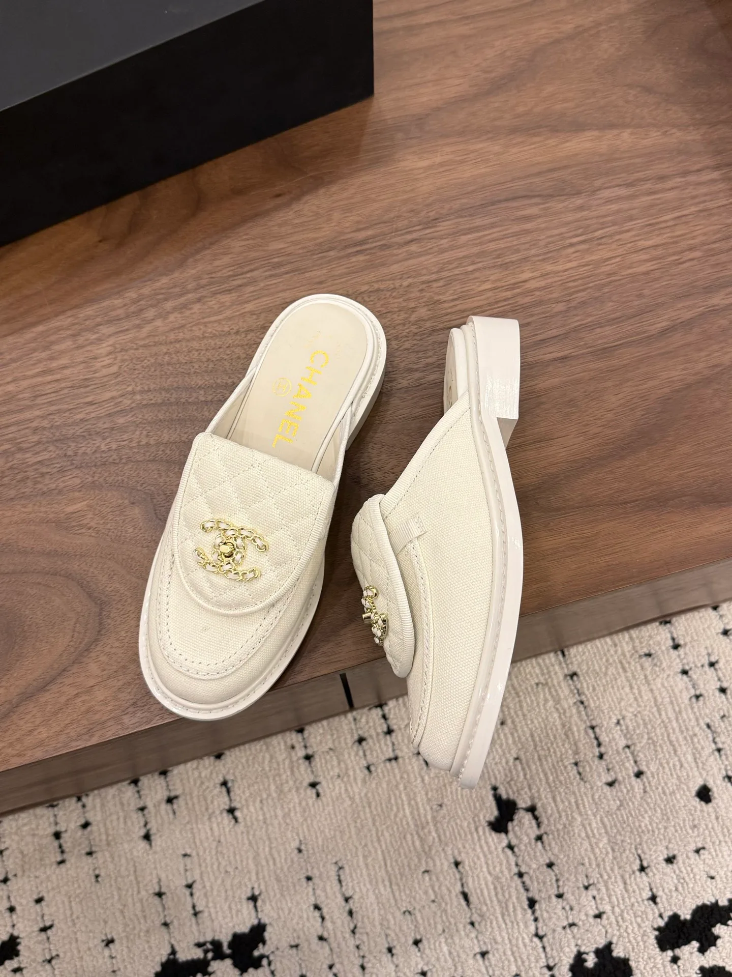 Сандалии Женские Chanel 13444893