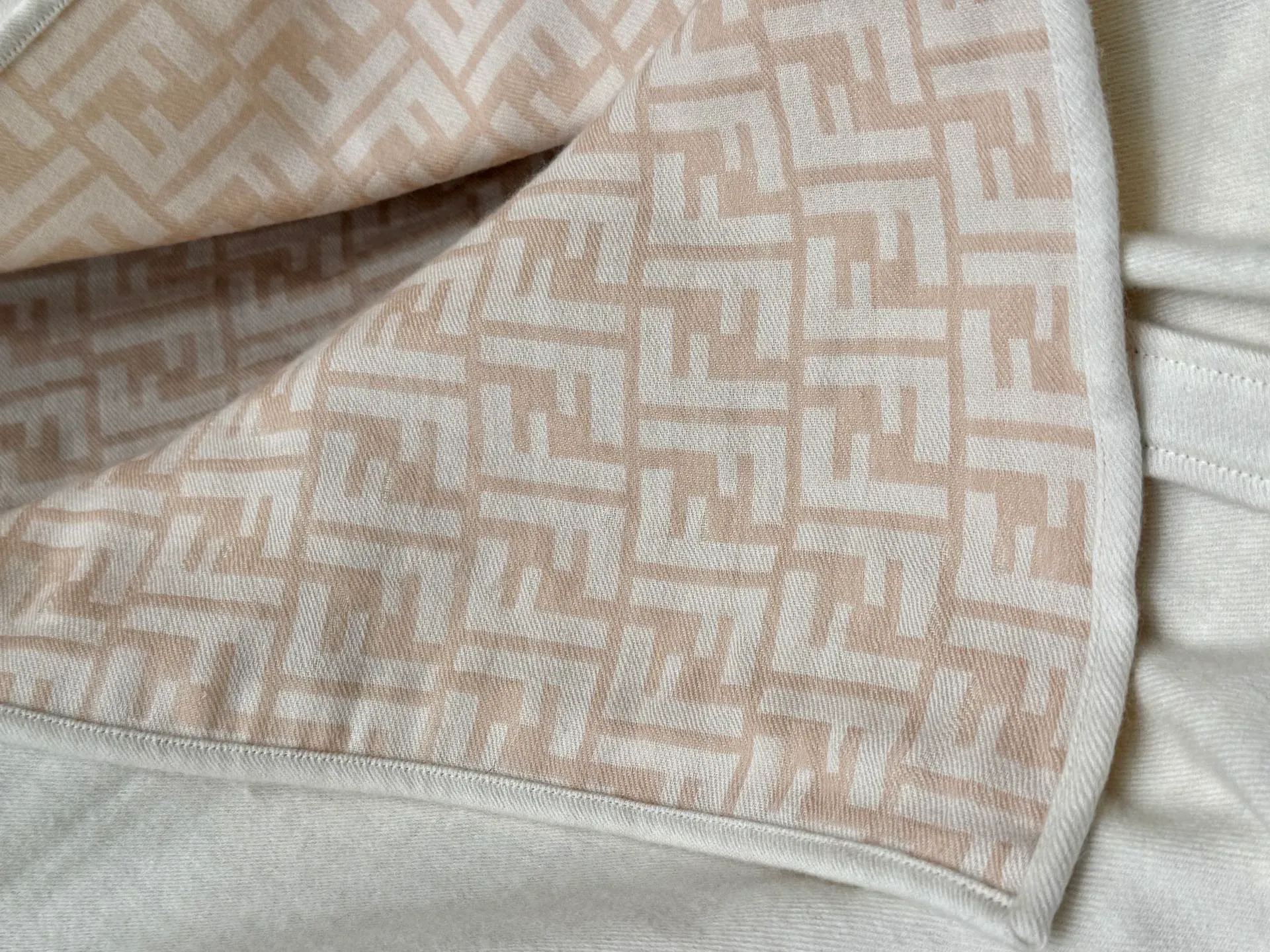 Шарфы Женские Fendi 185800