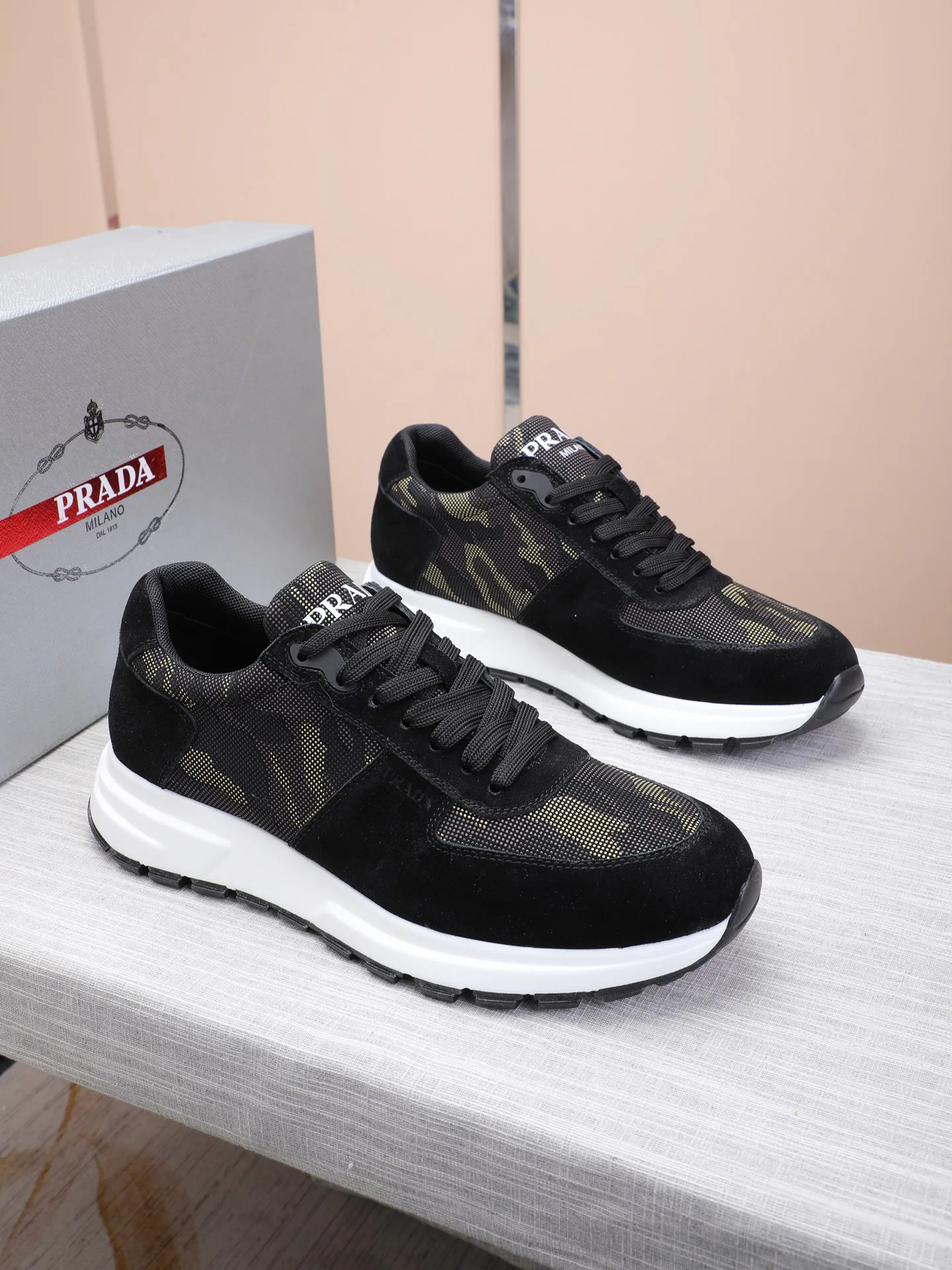 Кроссовки Мужские Prada 10844554