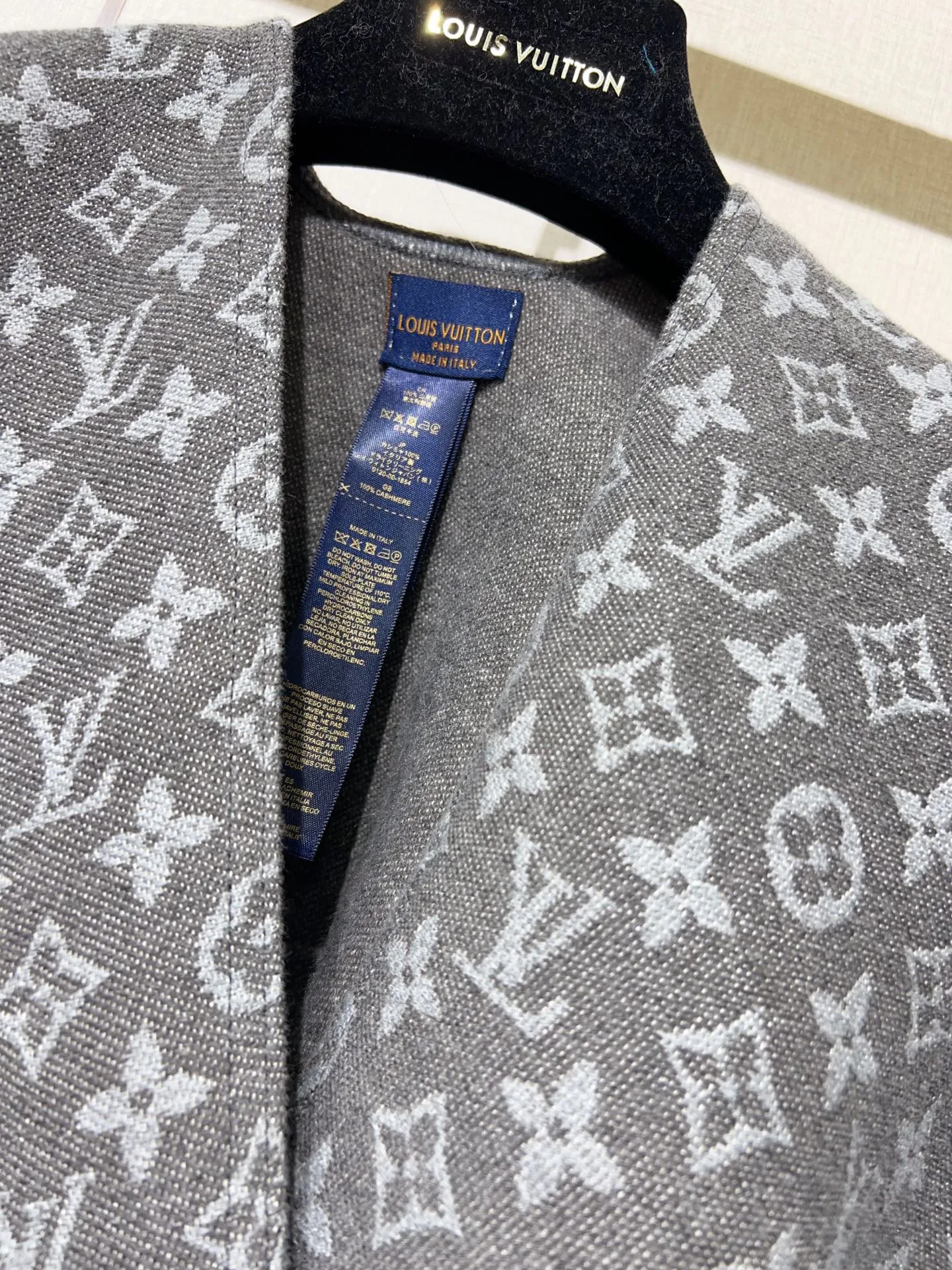 Пальто Женские Louis Vuitton 18413326
