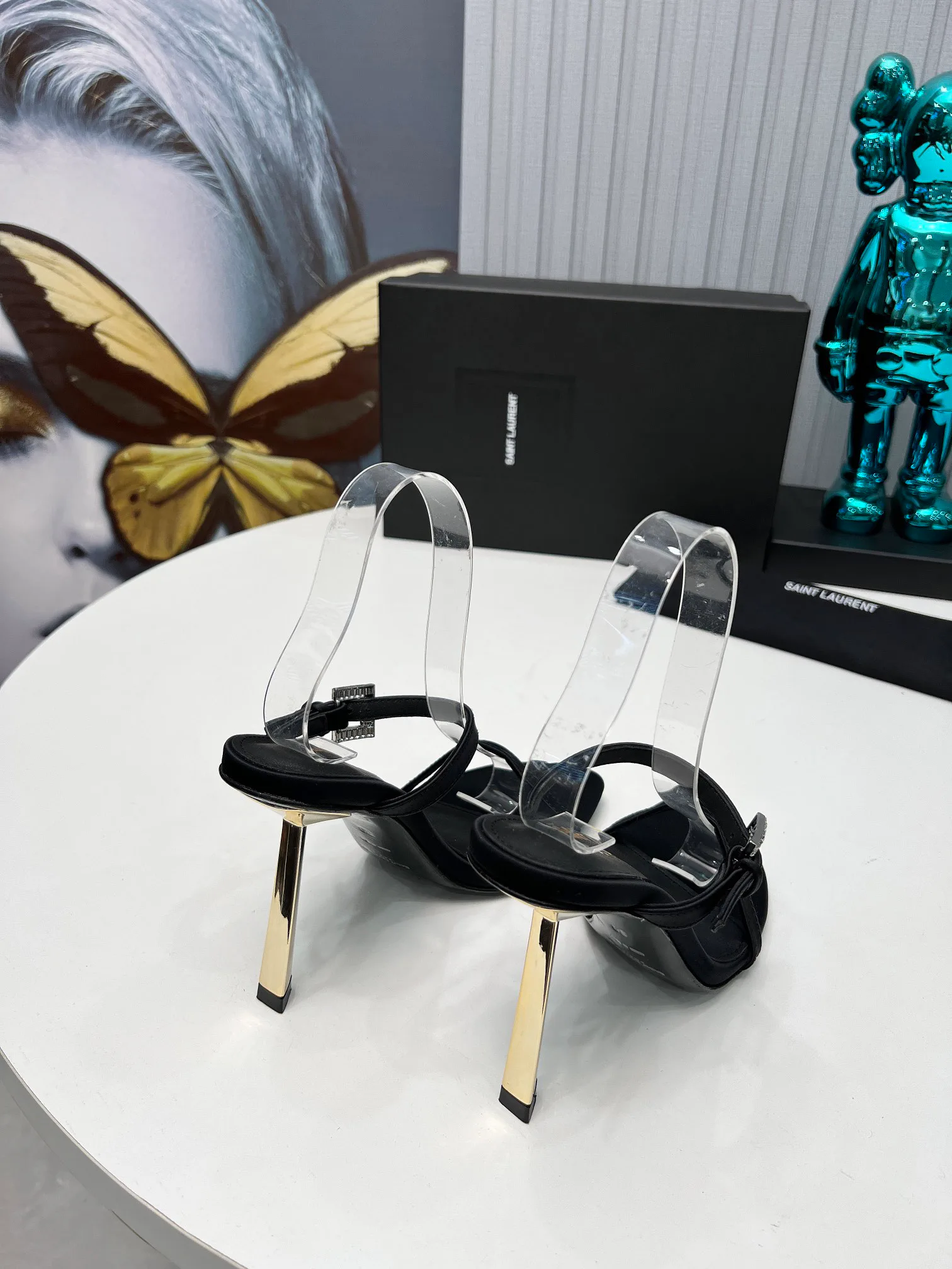 Босоножки Женские Saint Laurent 7184893