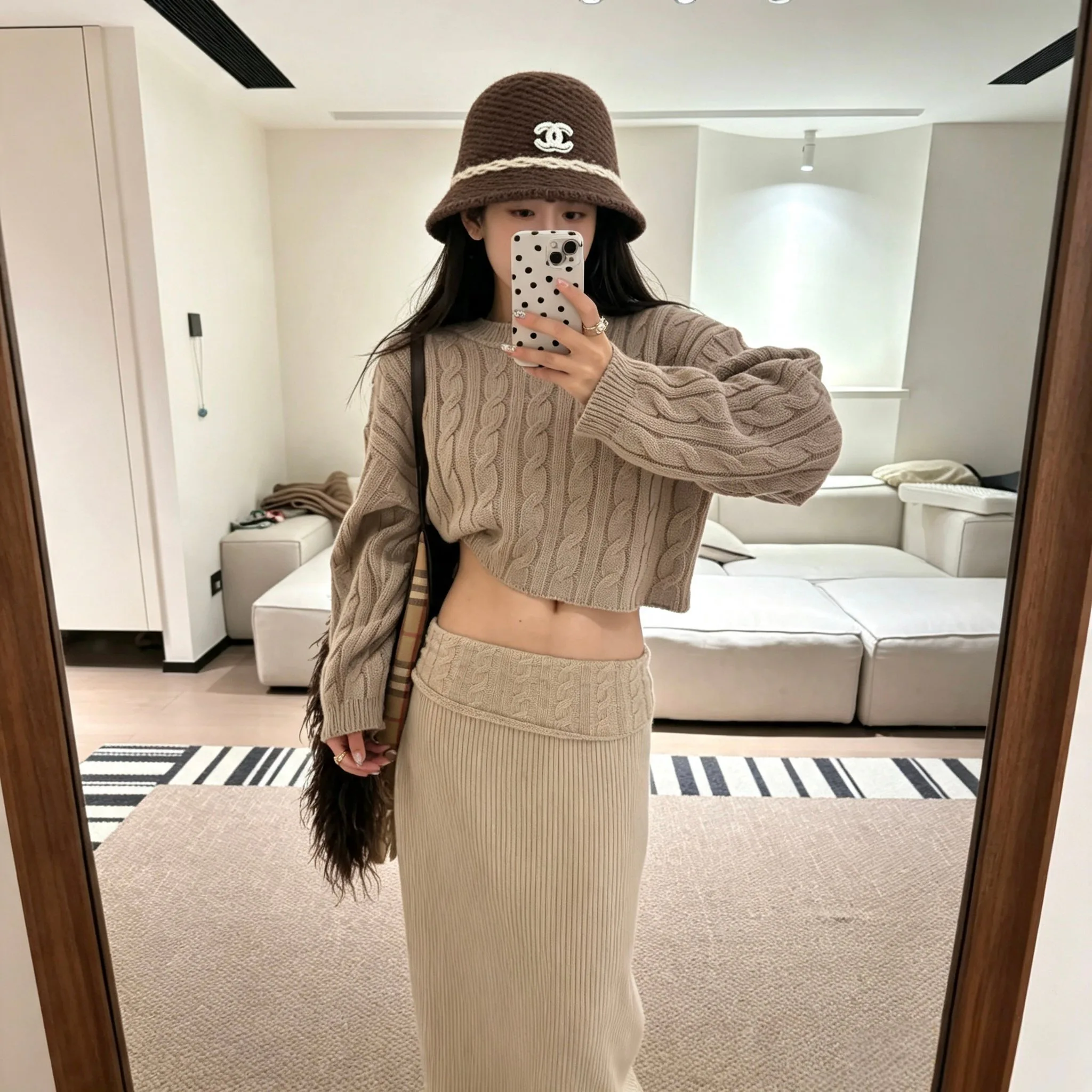 Головные Уборы Chanel 18105307