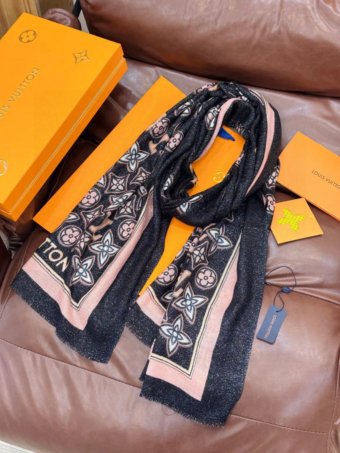 Шарфы Louis Vuitton 18675644