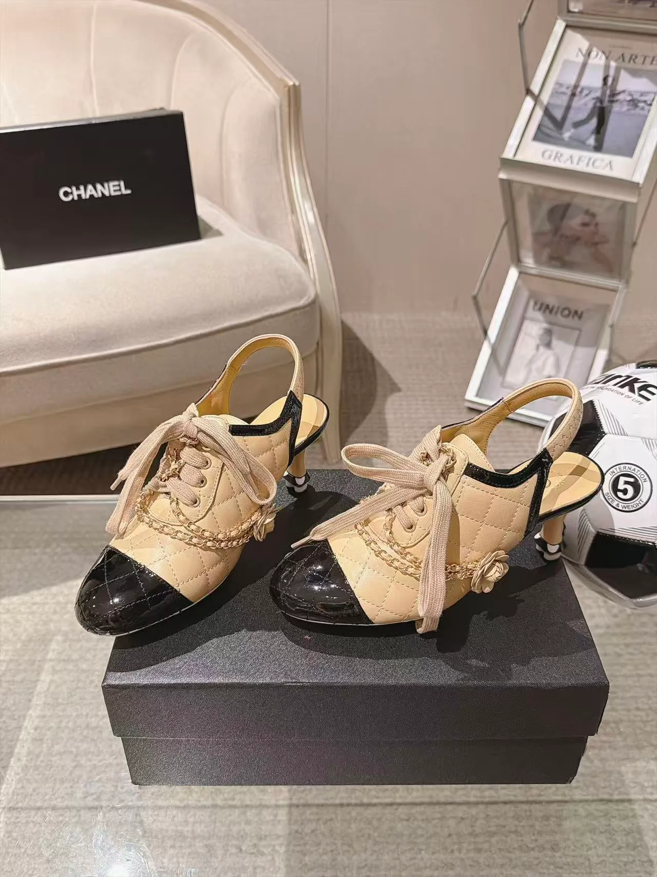 Туфли Женские Chanel 18362186
