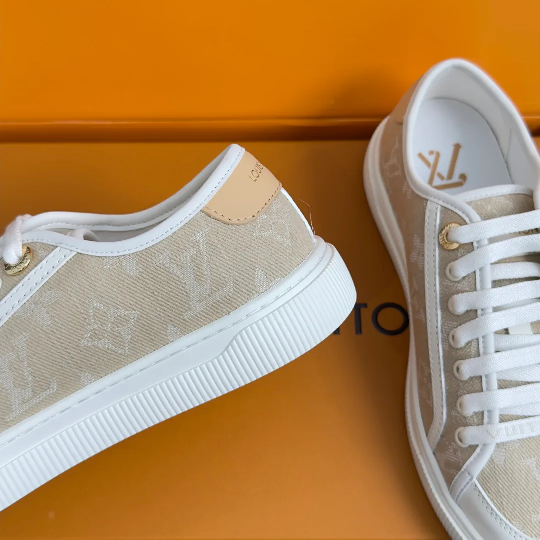 Кроссовки Женские Louis Vuitton 17950711