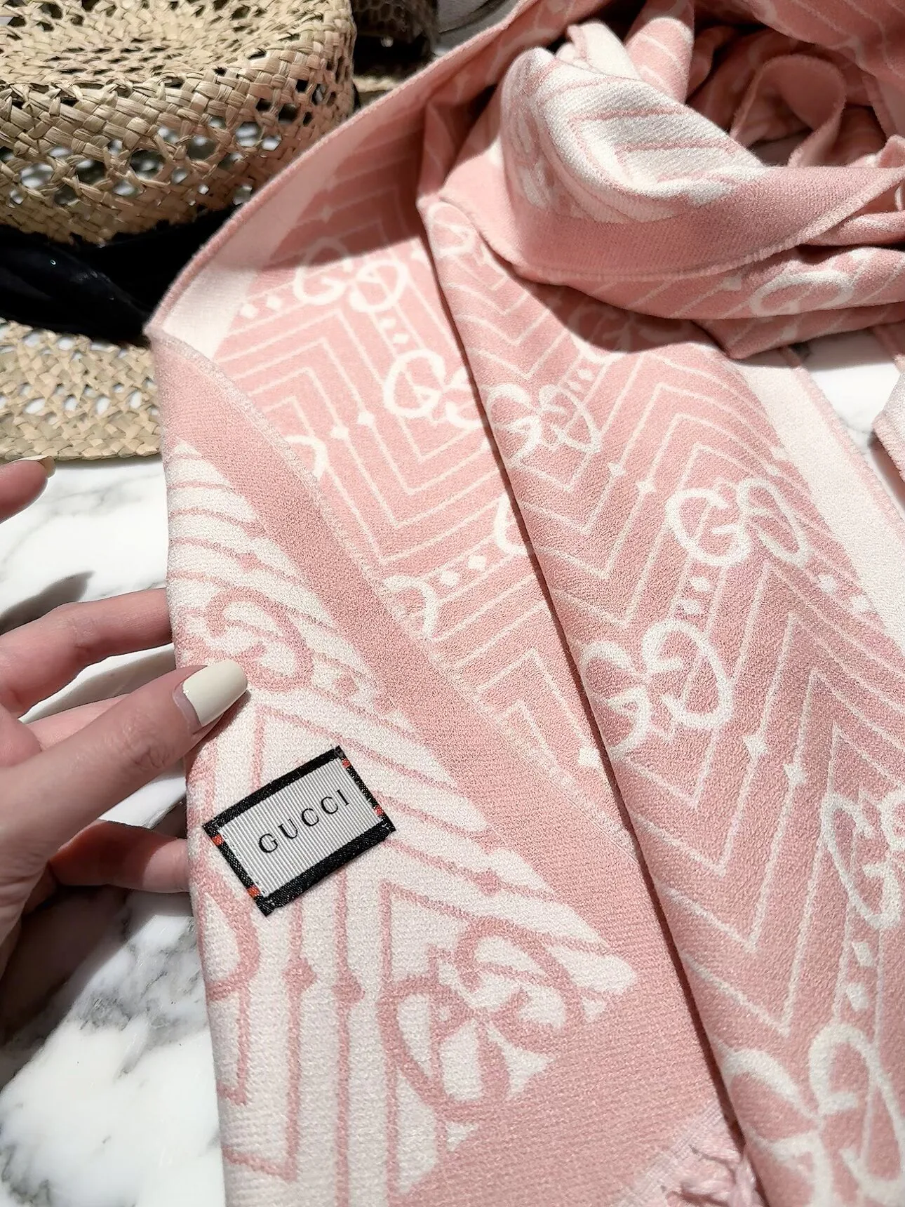 Шарфы Gucci 18377536