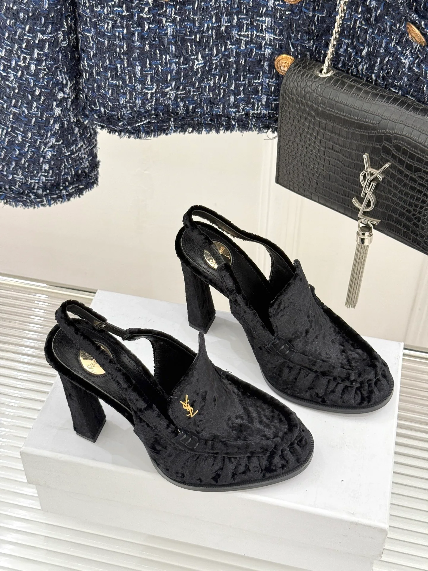 Босоножки Женские Saint Laurent 11312308