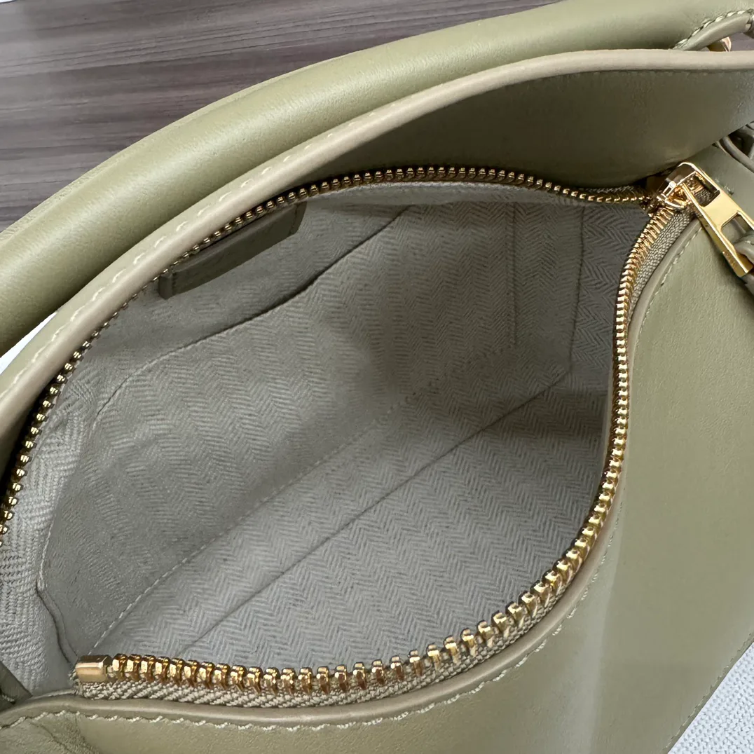 Классические Сумки Женские Loewe 11674664