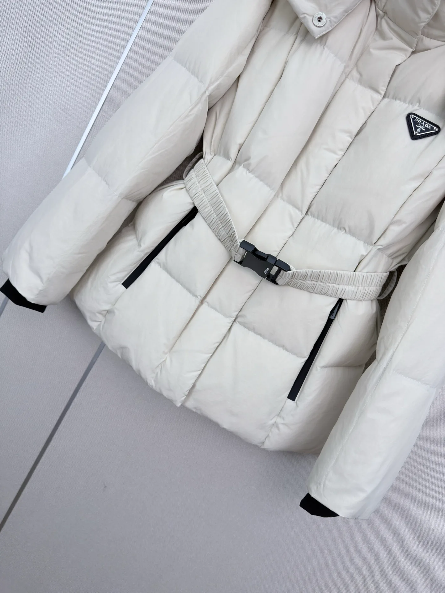 Куртки И Пуховики Женские Prada 18056368