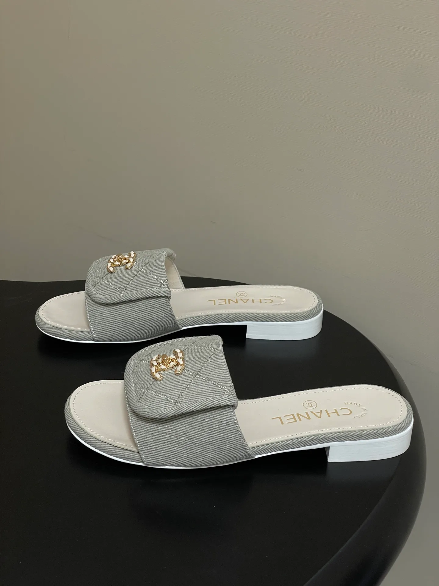 Шлепанцы Женские Chanel 12880161