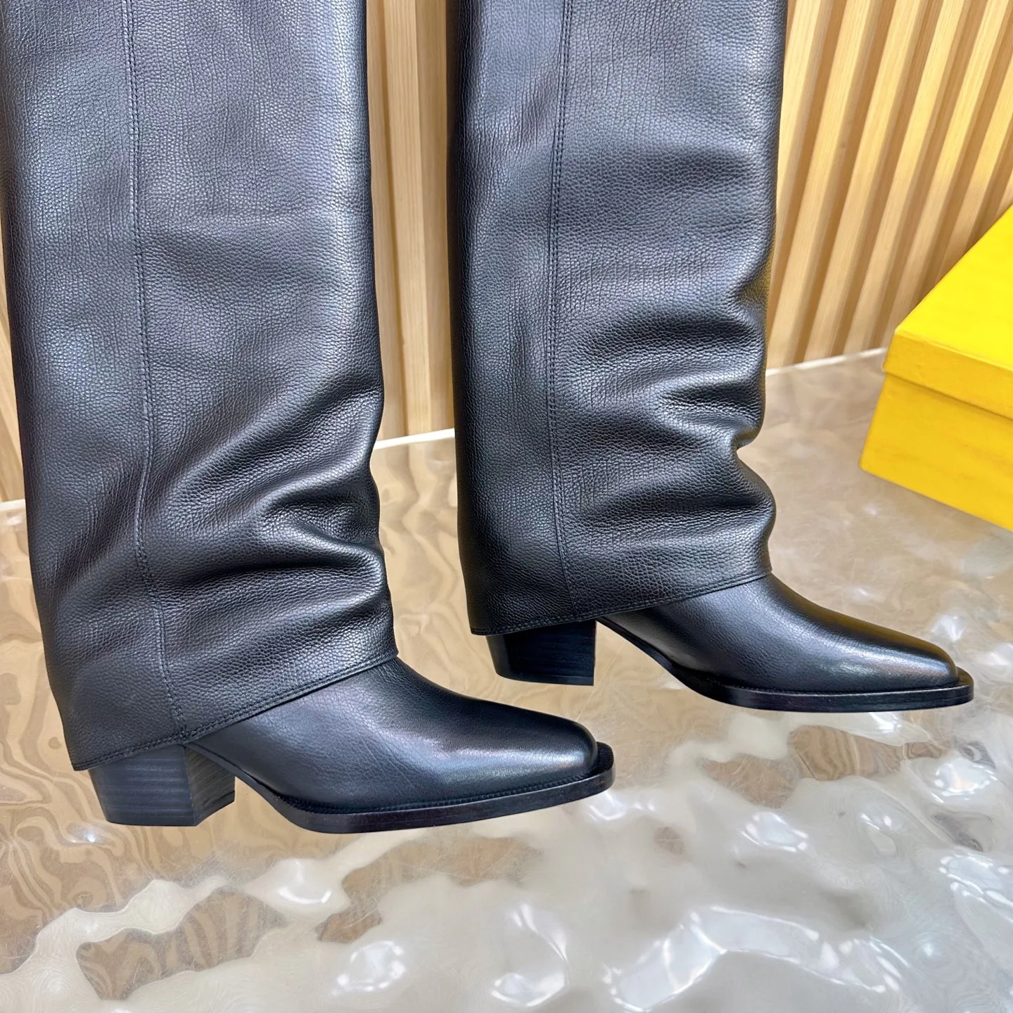 Сапоги Женские Fendi 18235455