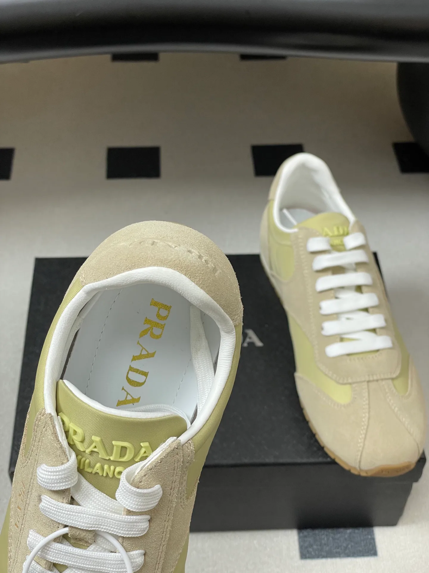 Кроссовки Женские Prada 12810920