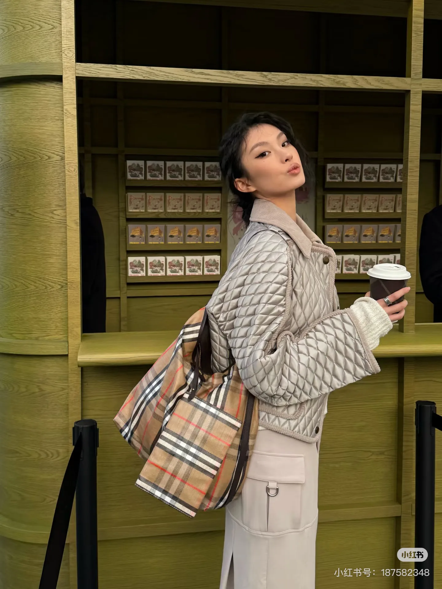 Куртки И Пуховики Женские Burberry 17908964