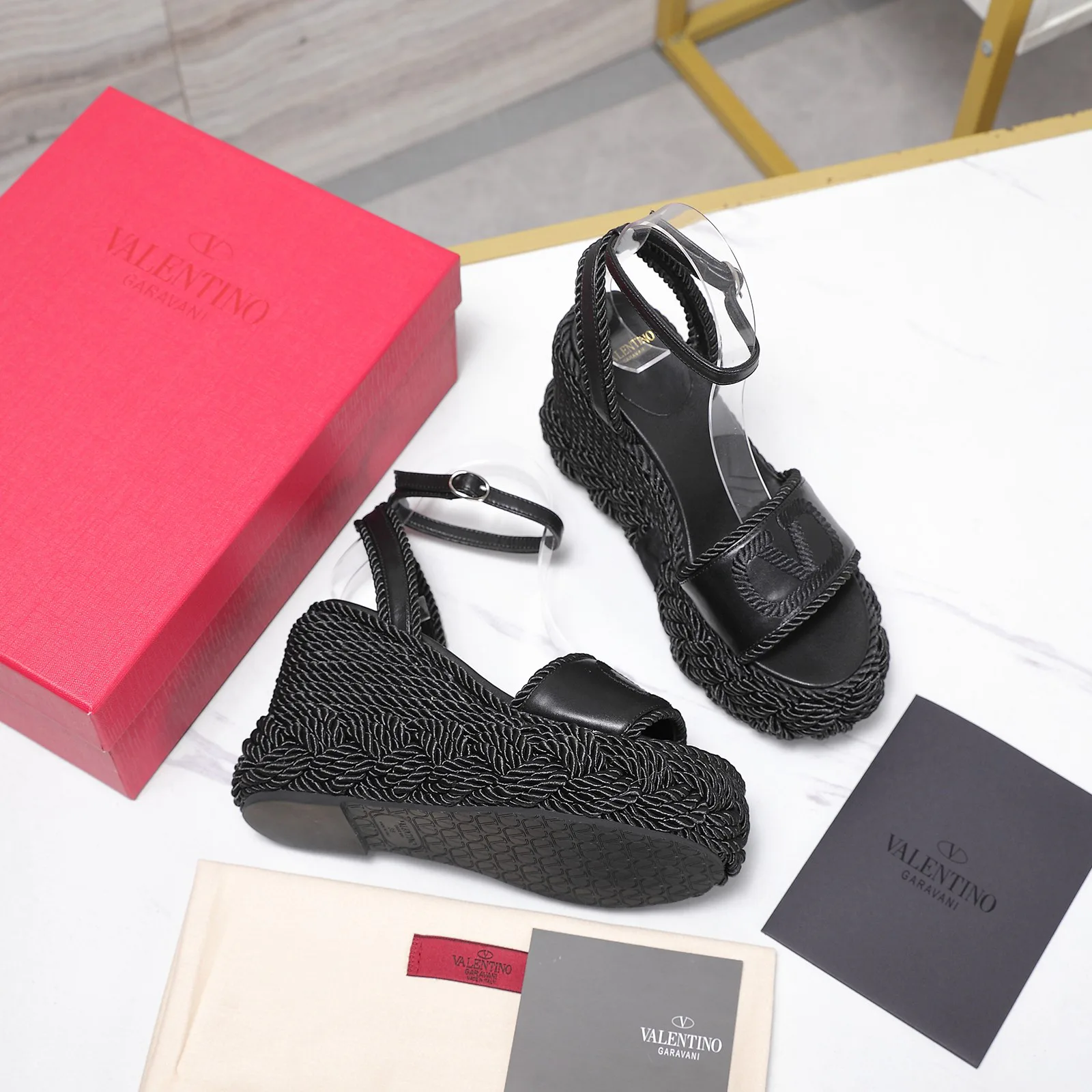 Босоножки Женские Valentino 17371719