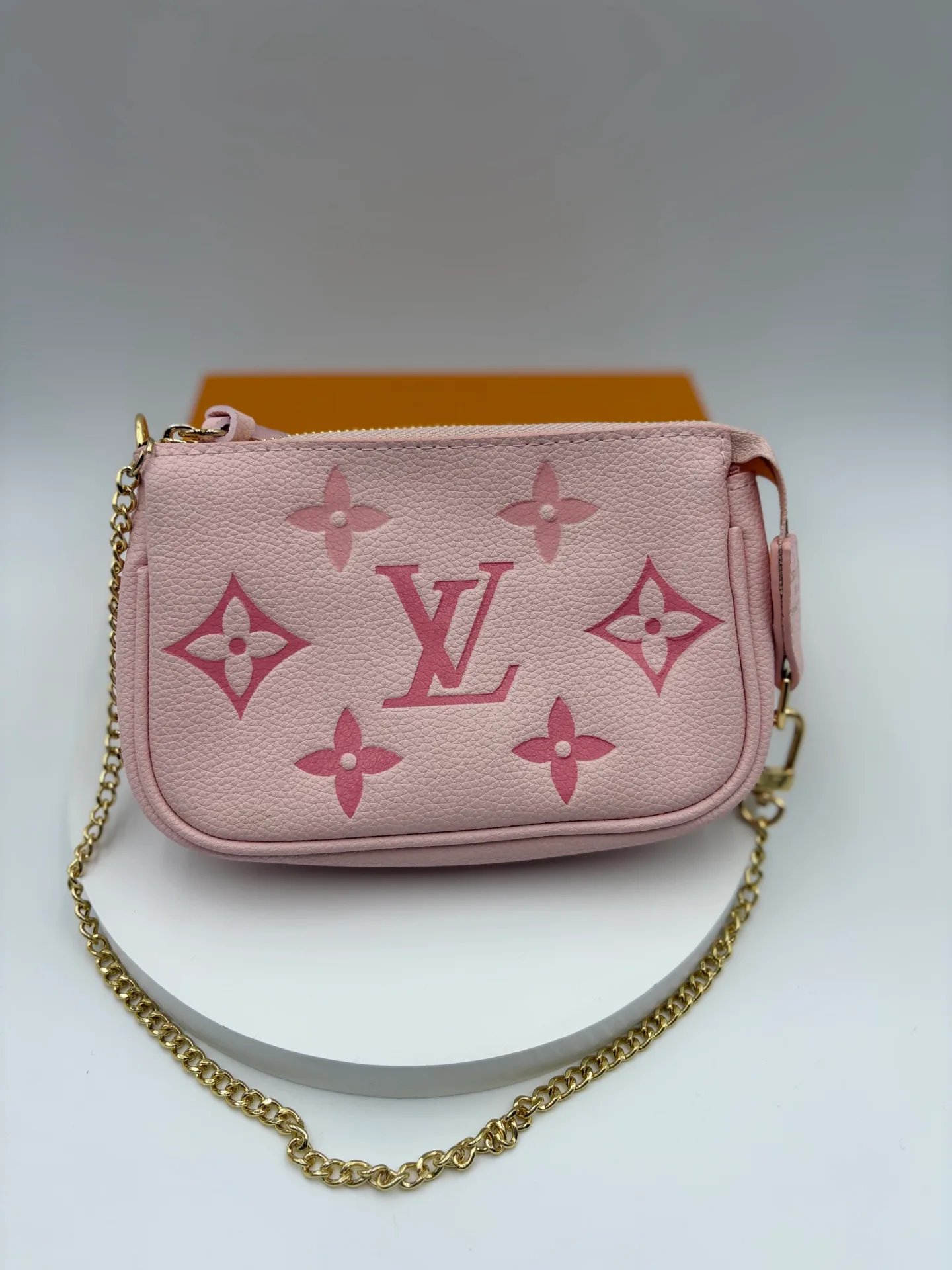 Клатчи Женские Louis Vuitton 1390770