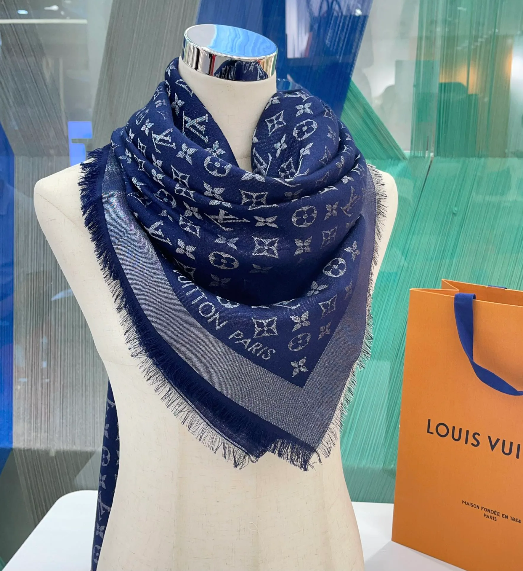 Шарфы Louis Vuitton 17826484