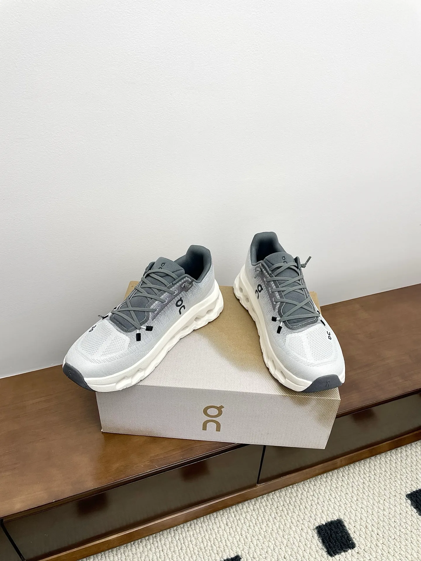 Кроссовки Женские Loewe 3675796