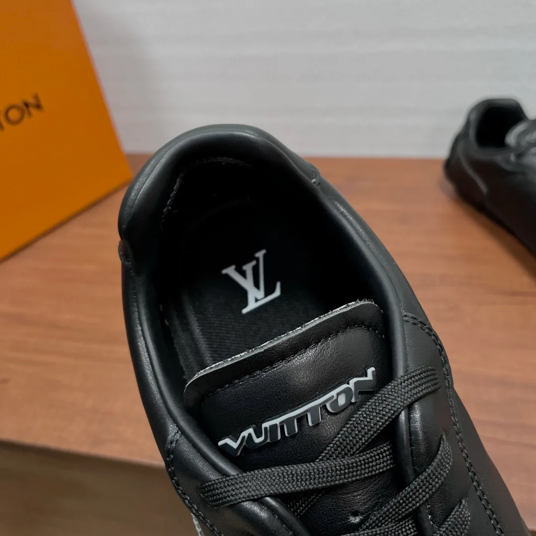 Кроссовки Мужские Louis Vuitton 17542530