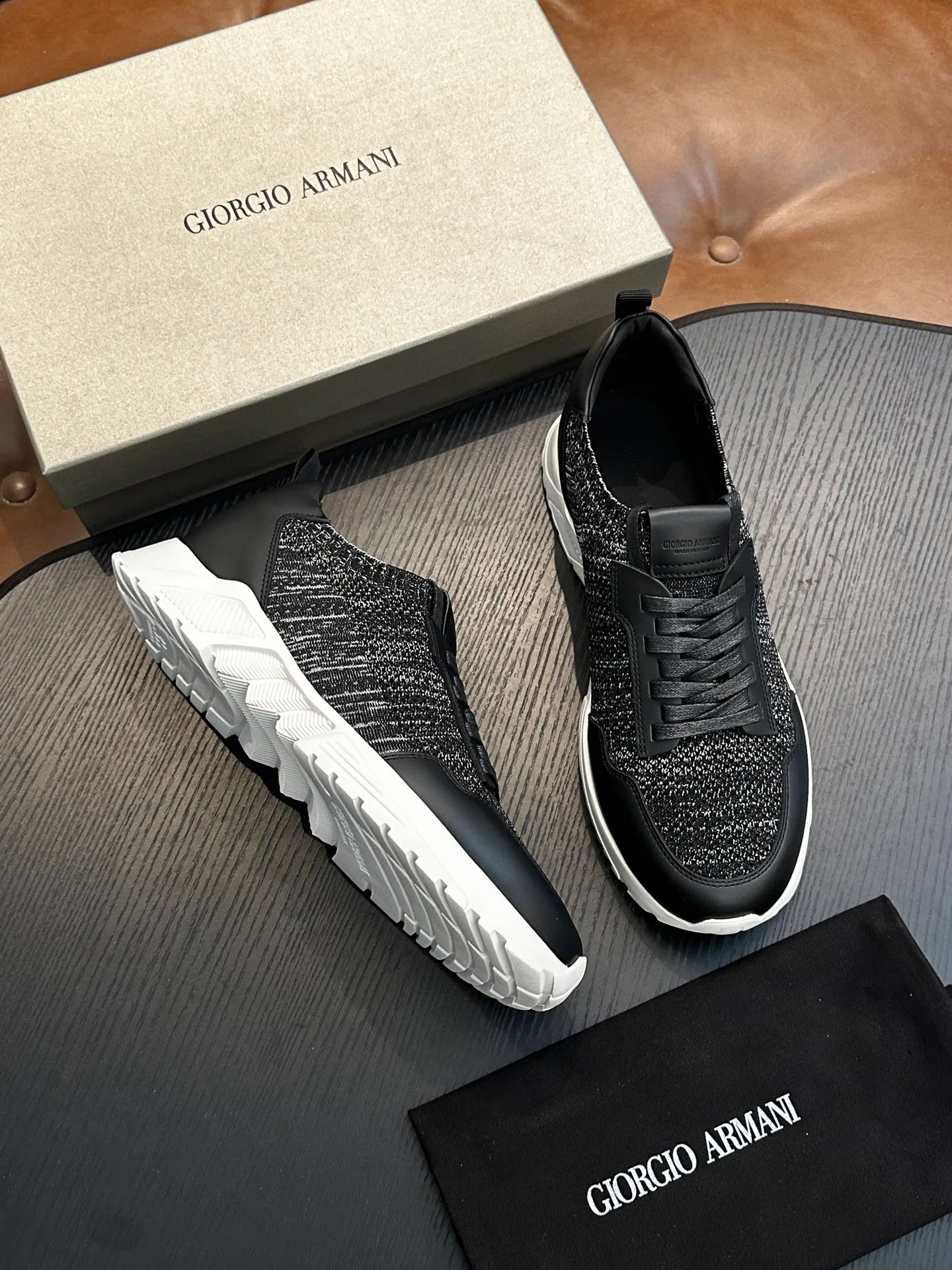 Кроссовки Мужские Armani 10490063