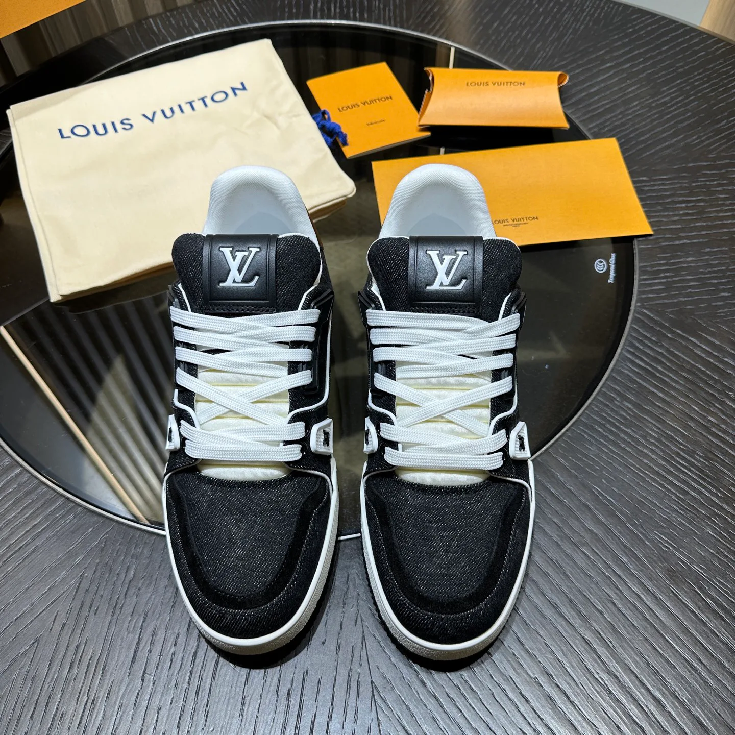 Кроссовки Женские Louis Vuitton 18192027
