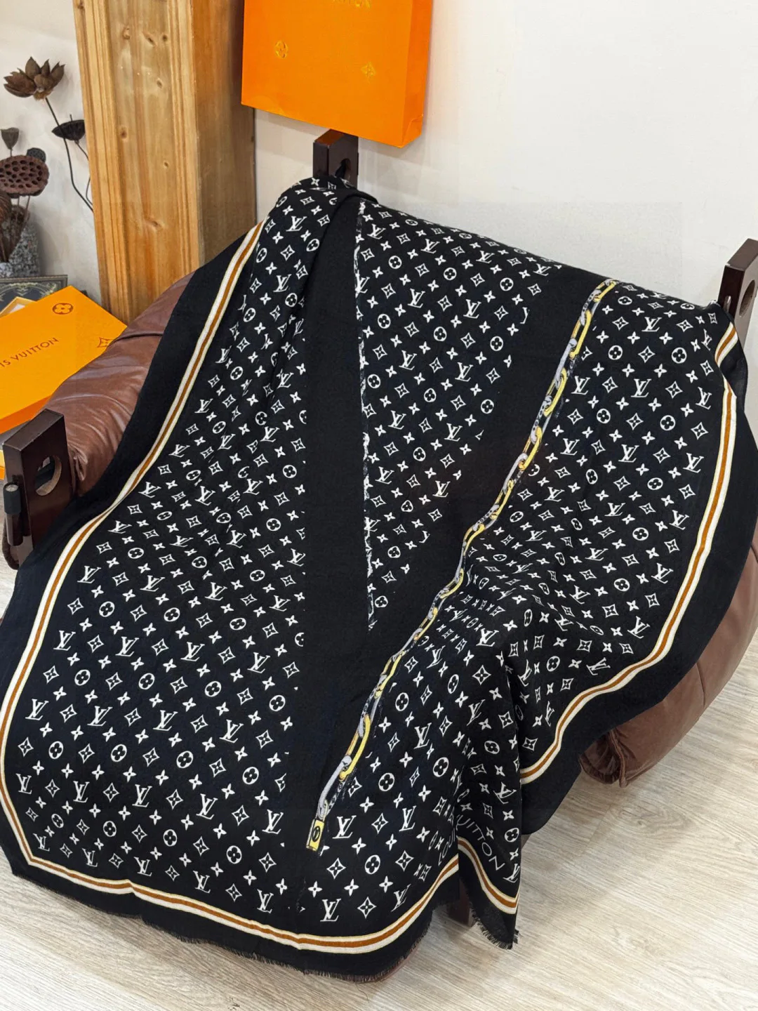 Шарфы Louis Vuitton 1036386