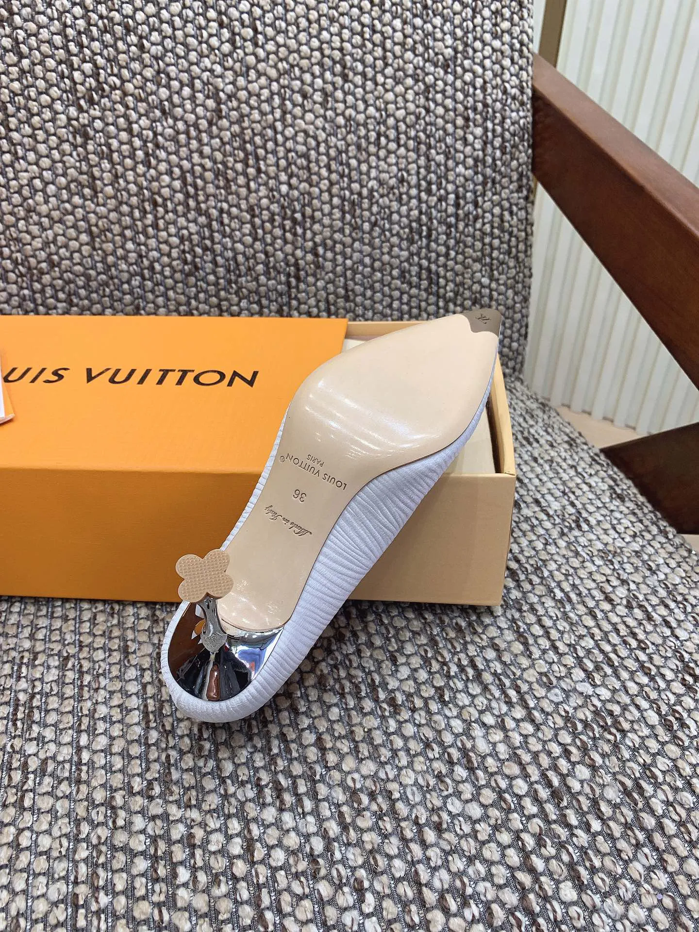 Туфли Женские Louis Vuitton 18365655