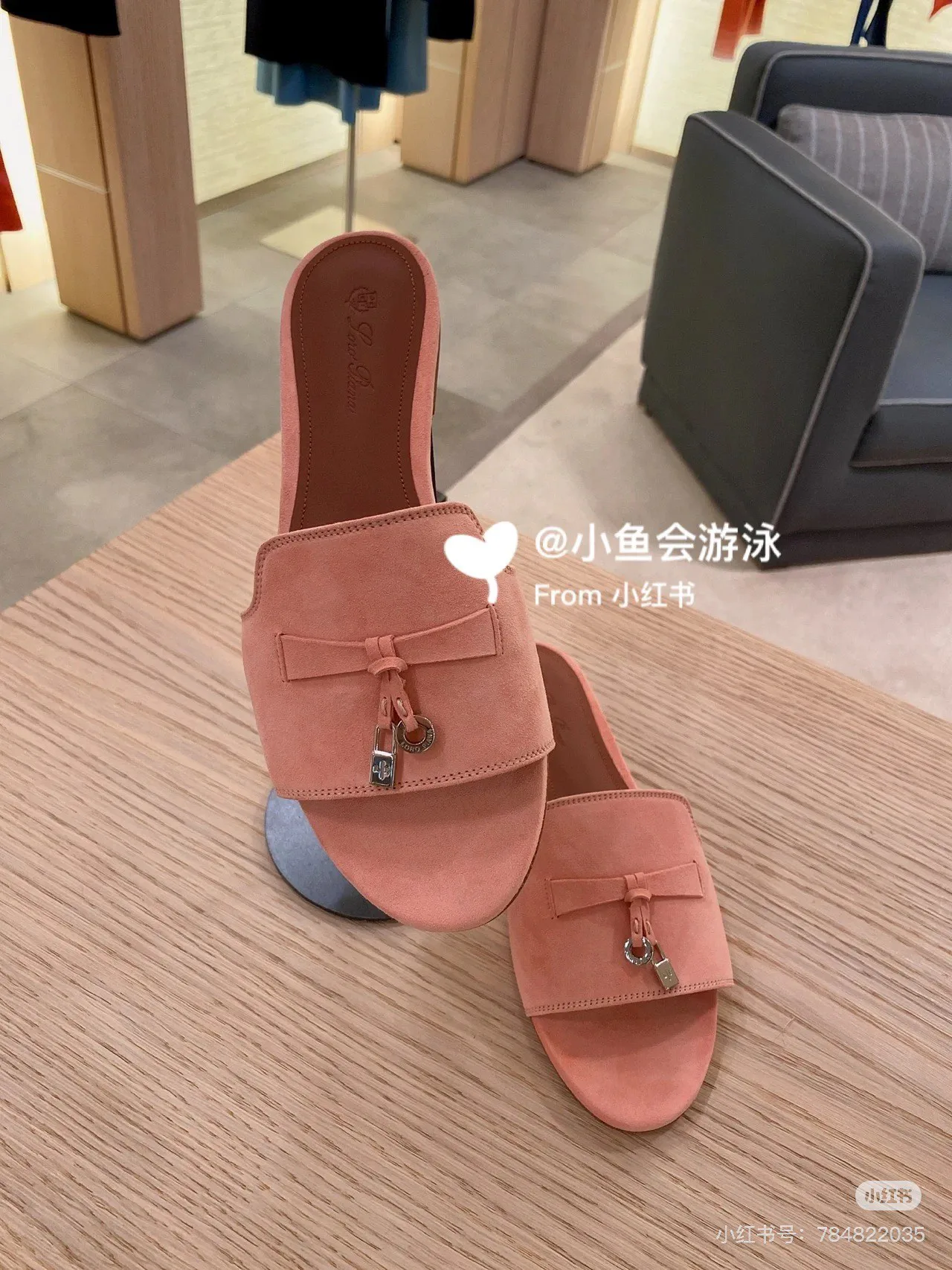 Шлепанцы Женские Loro Piana 25985