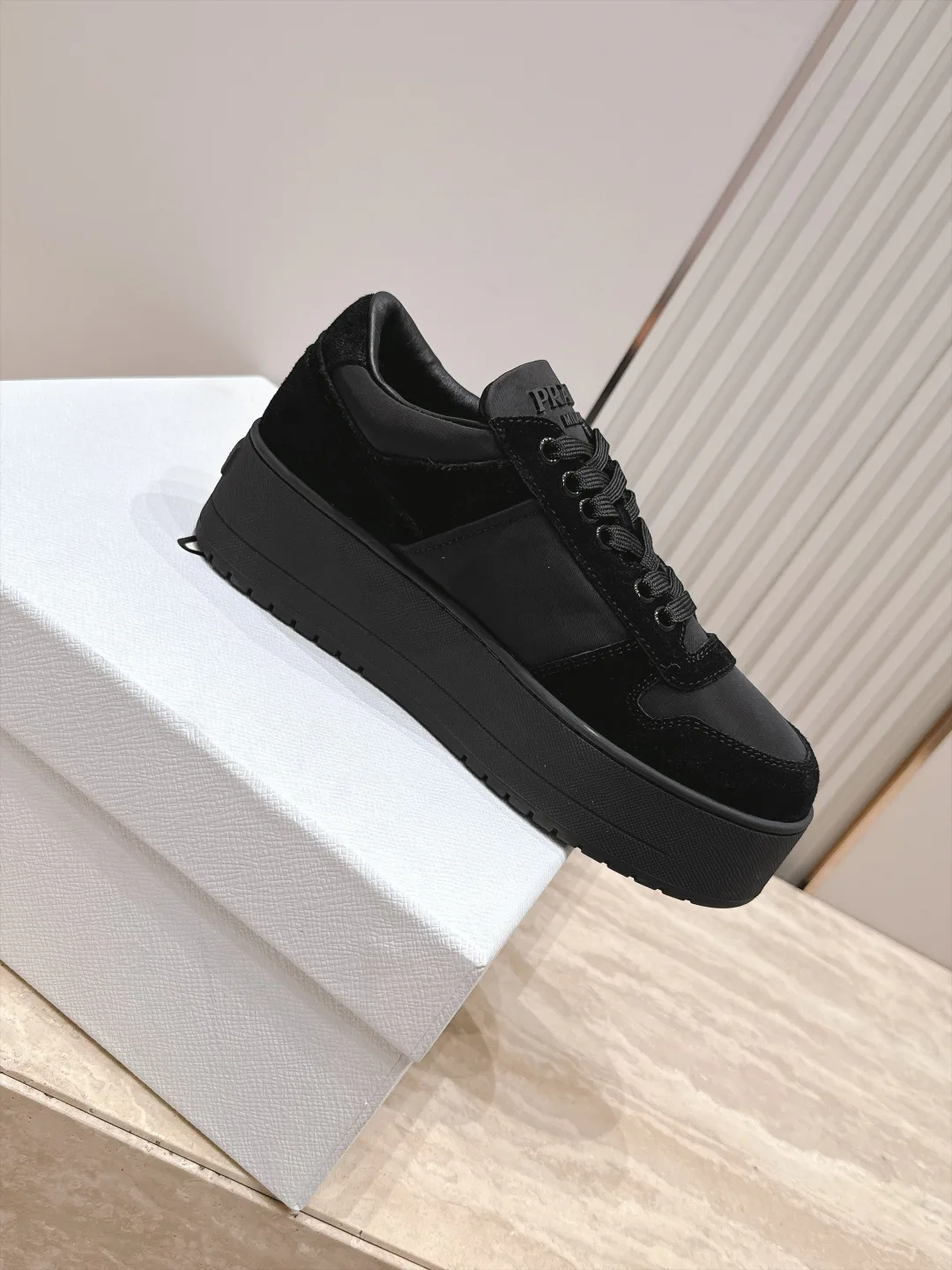 Кроссовки Женские Prada 18461646