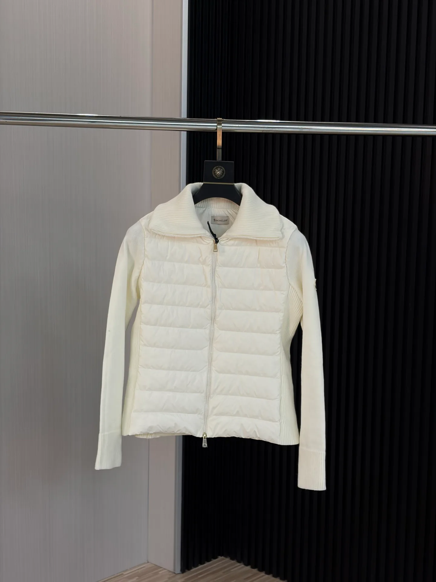 Куртки И Пуховики Женские Moncler 18600017