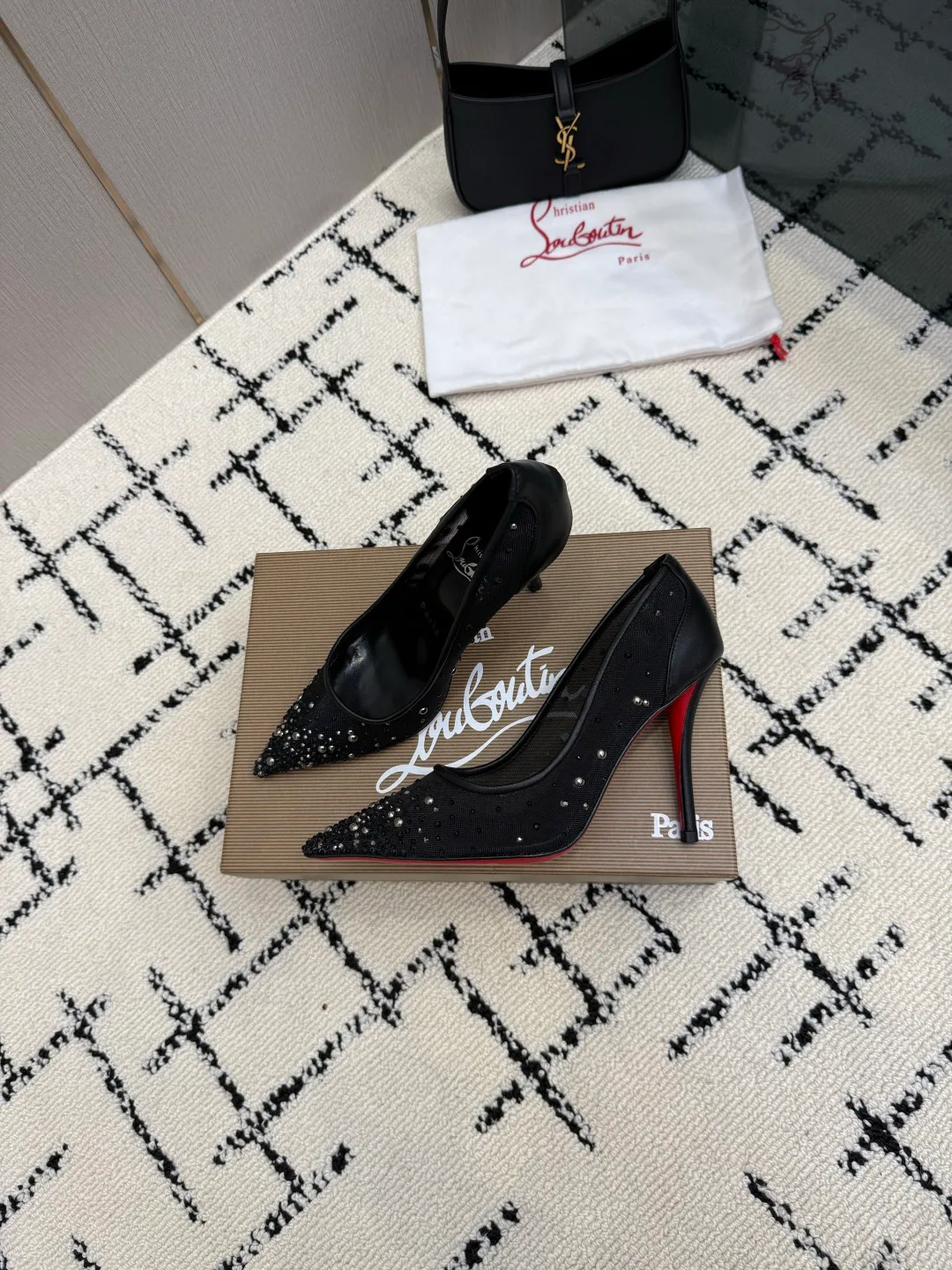 Туфли Женские Christian Louboutin 16926571