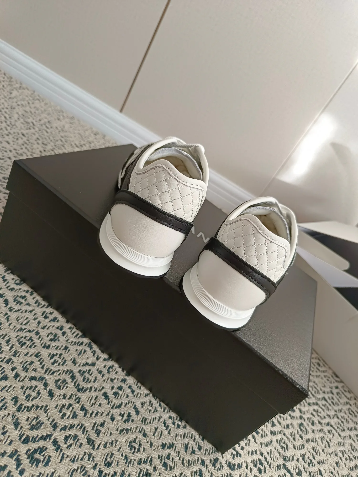 Кроссовки Женские Chanel 18274005