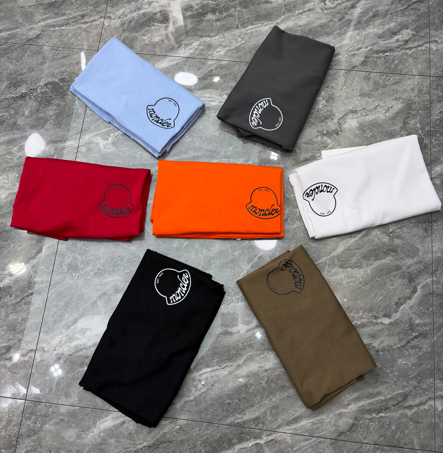 Футболки Женские Moncler 11424374