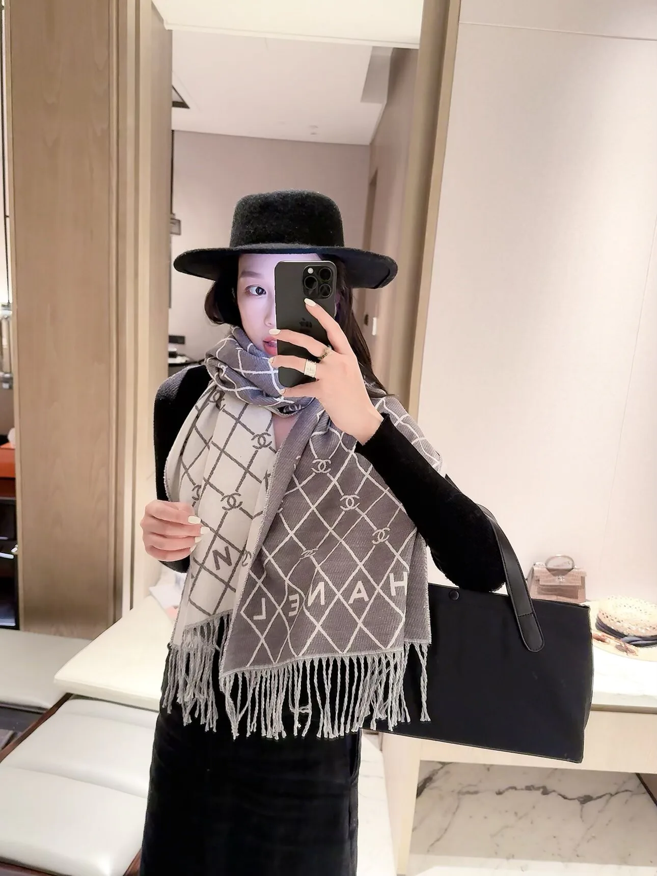 Шарфы Chanel 18377547