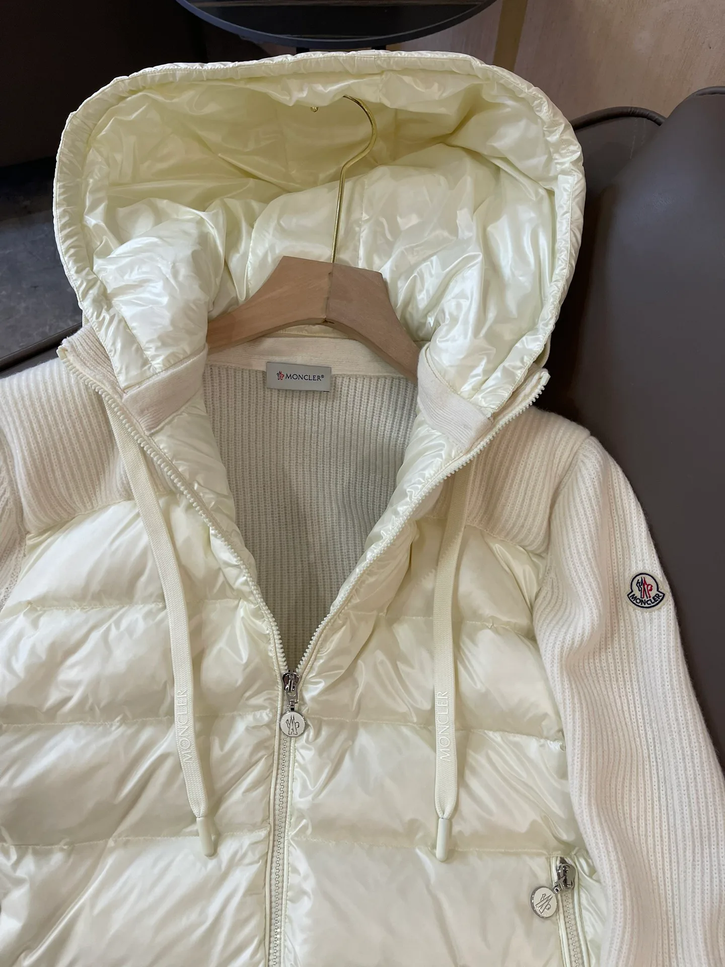 Куртки И Пуховики Женские Moncler 17886536