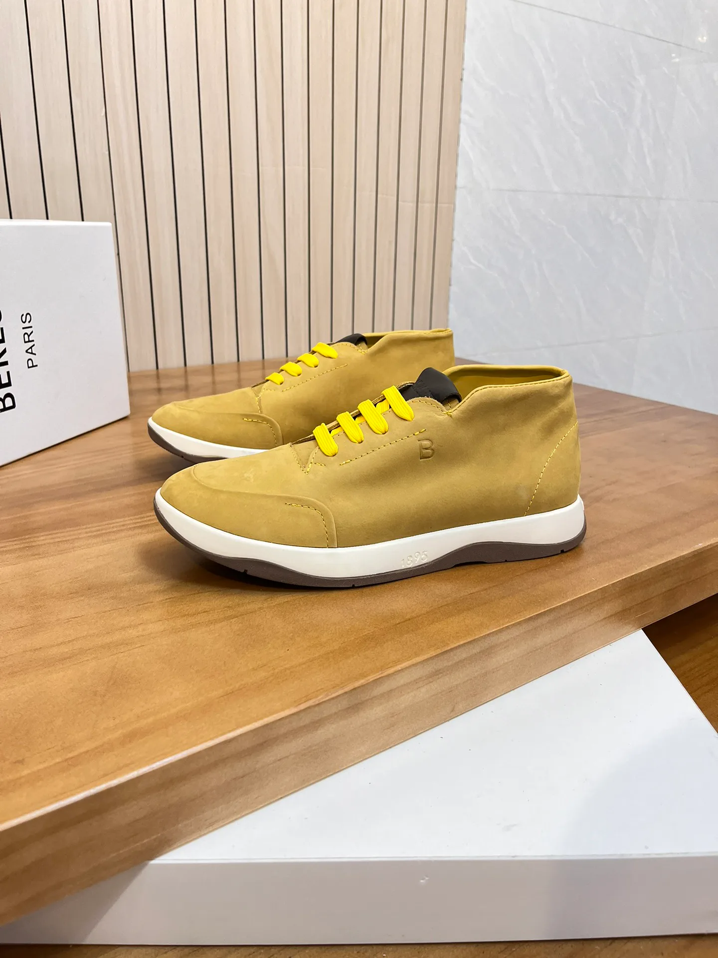 Кроссовки Женские Berluti 462857